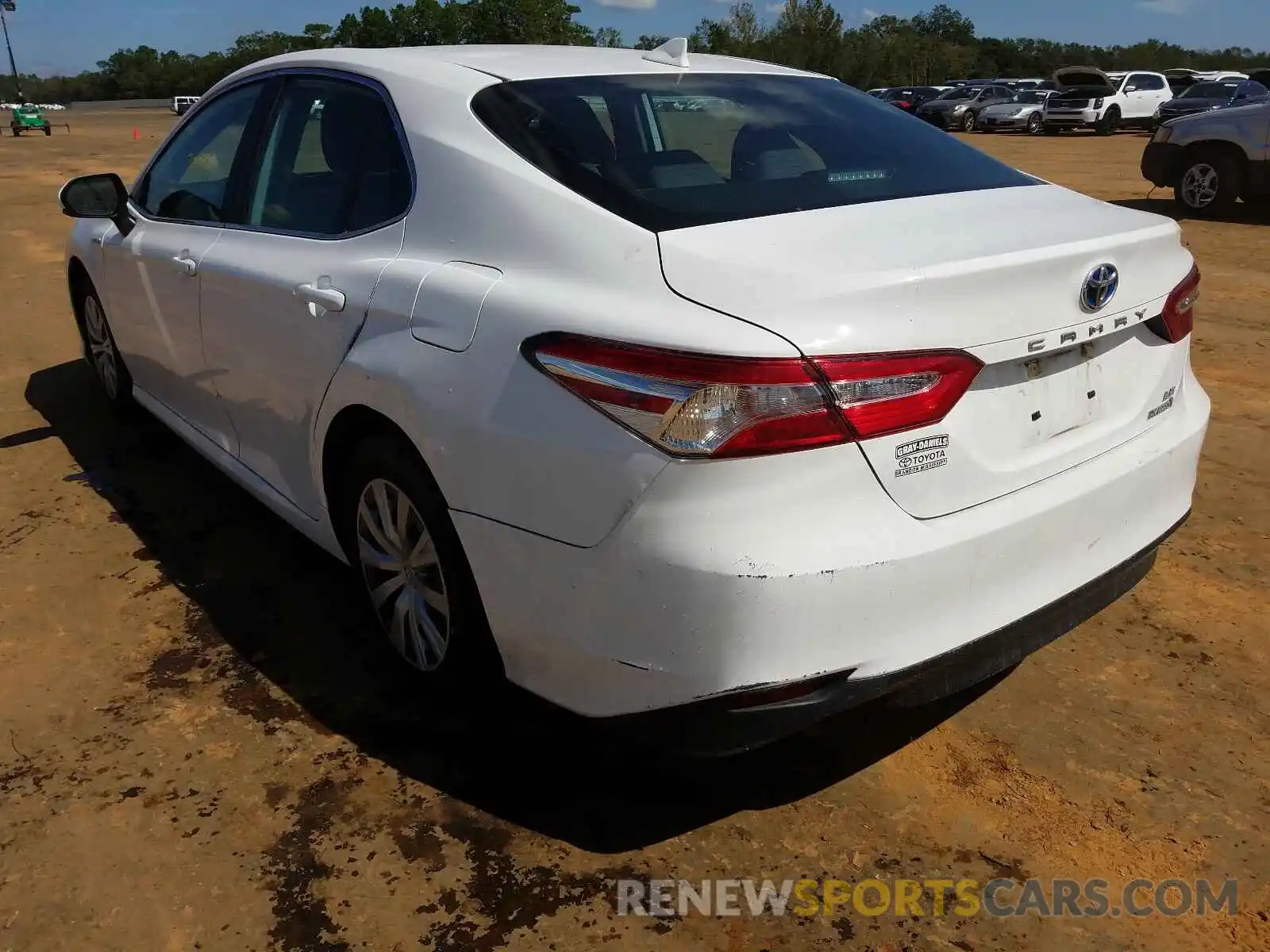 3 Photograph of a damaged car 4T1B31HK2KU511762 TOYOTA CAMRY 2019