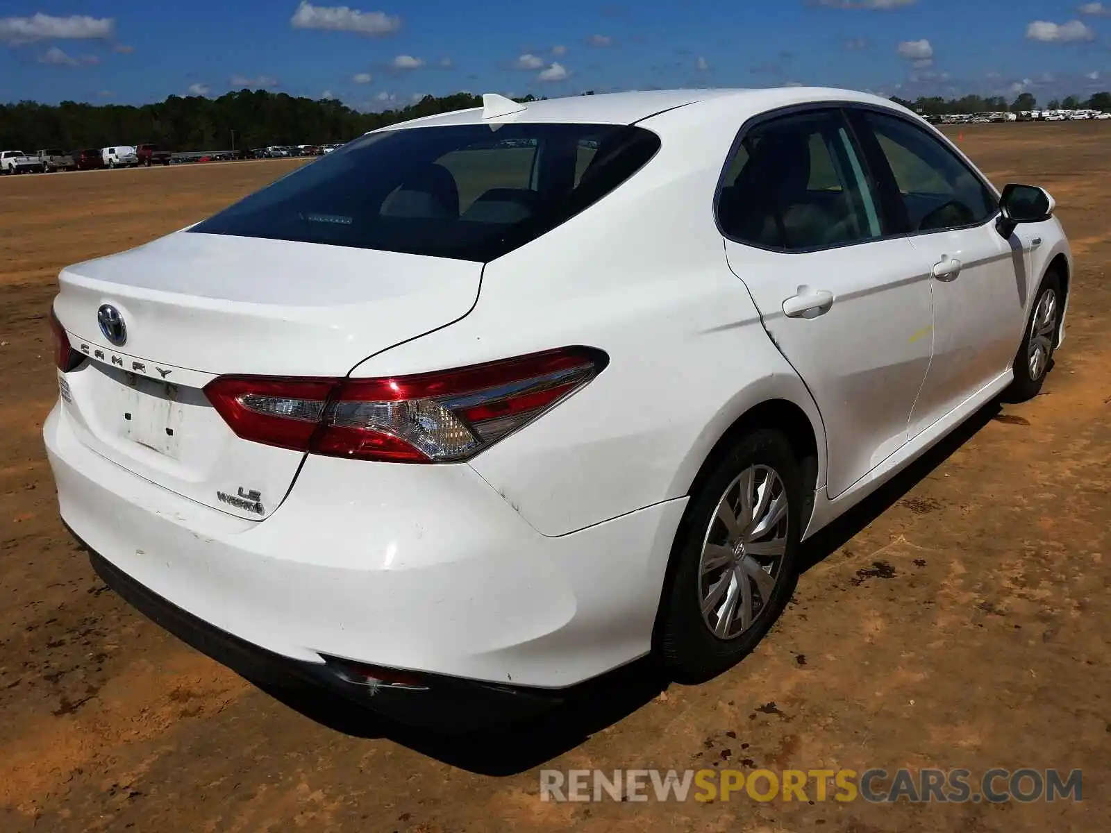 4 Photograph of a damaged car 4T1B31HK2KU511762 TOYOTA CAMRY 2019