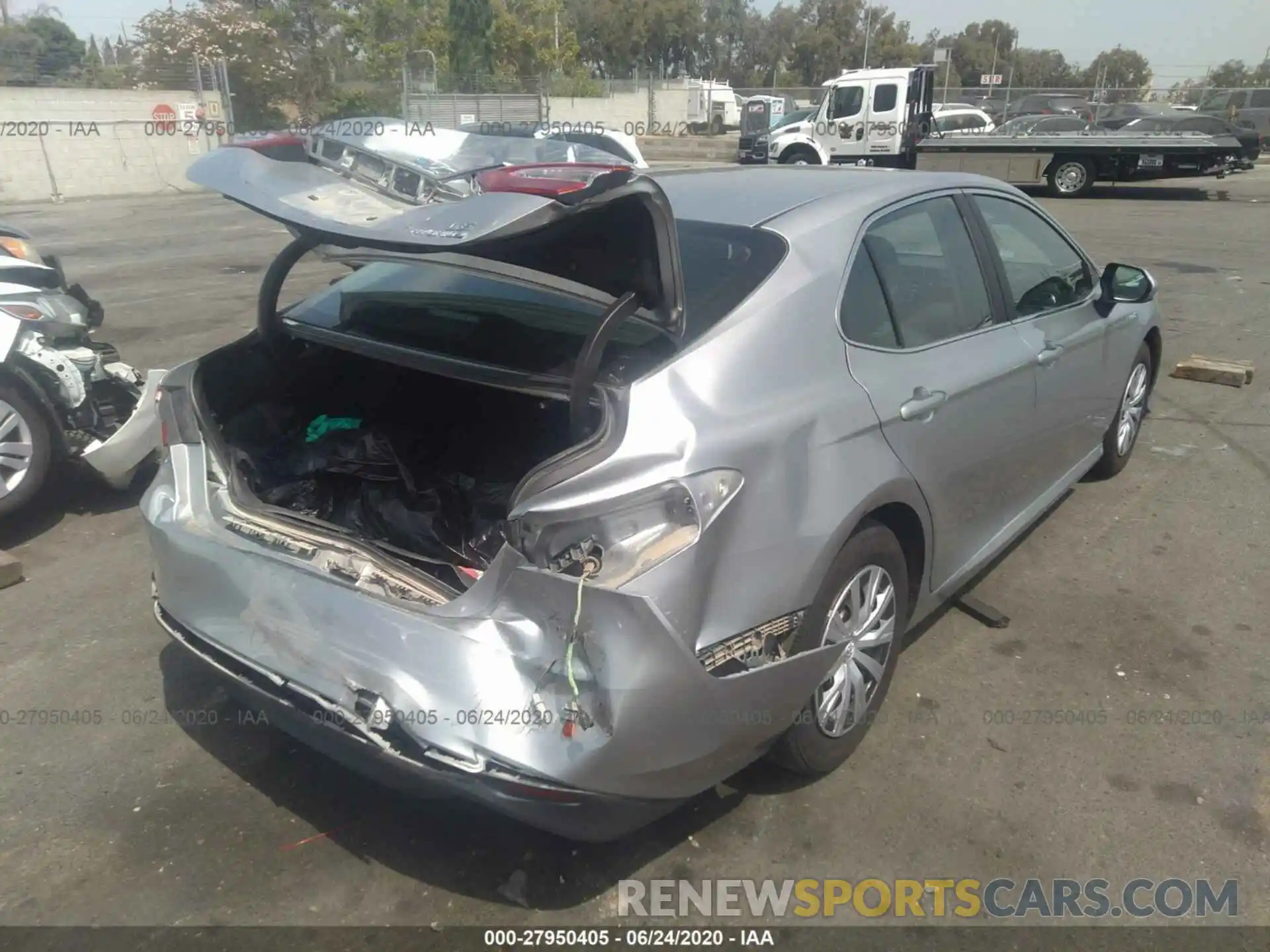 2 Photograph of a damaged car 4T1B31HK2KU512636 TOYOTA CAMRY 2019