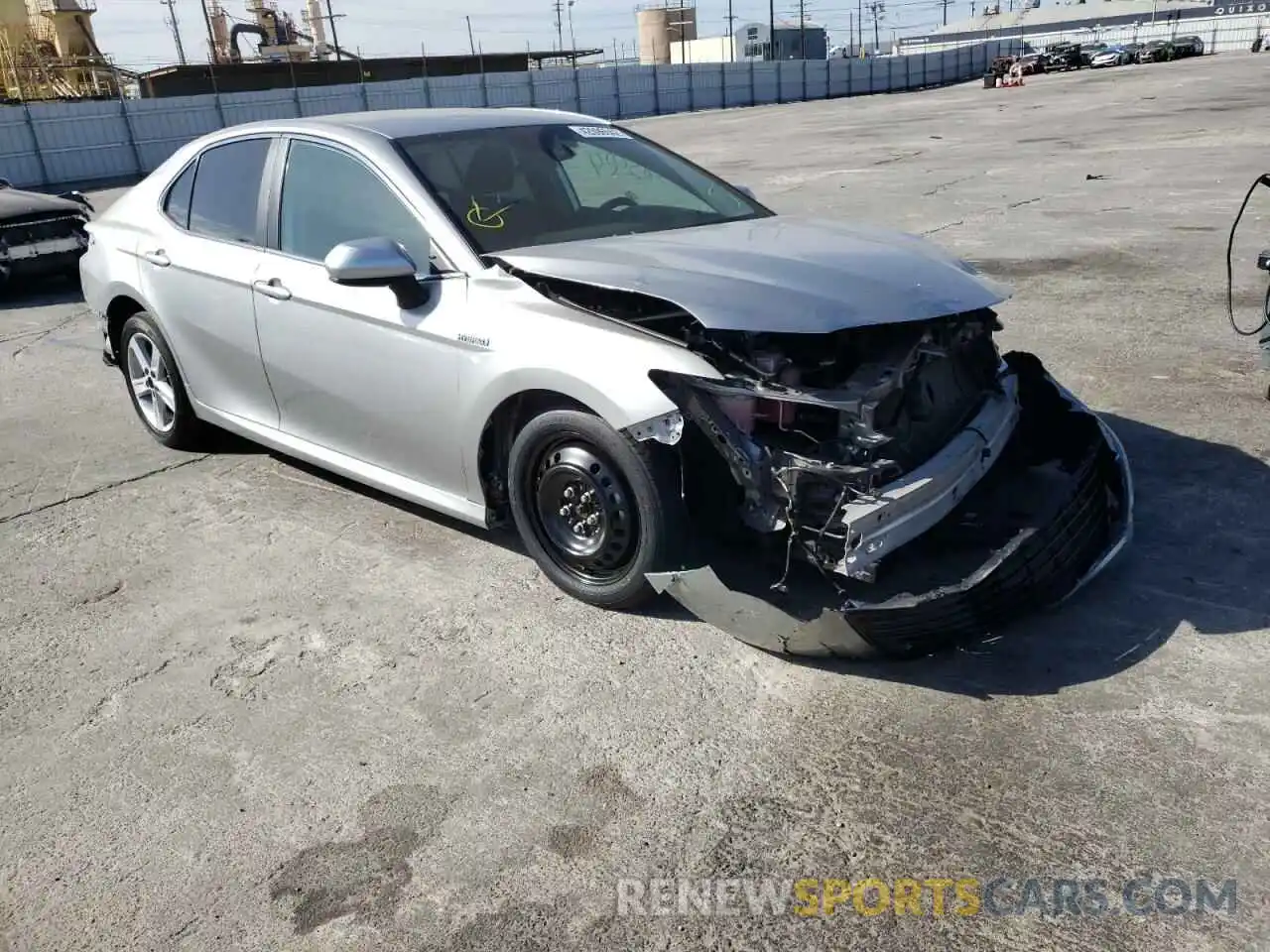 1 Photograph of a damaged car 4T1B31HK2KU513916 TOYOTA CAMRY 2019