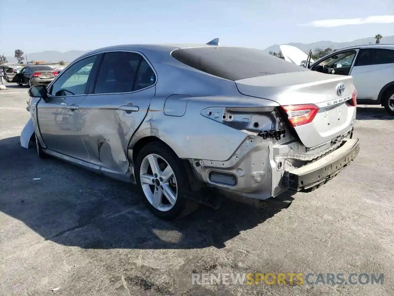 3 Photograph of a damaged car 4T1B31HK2KU513916 TOYOTA CAMRY 2019