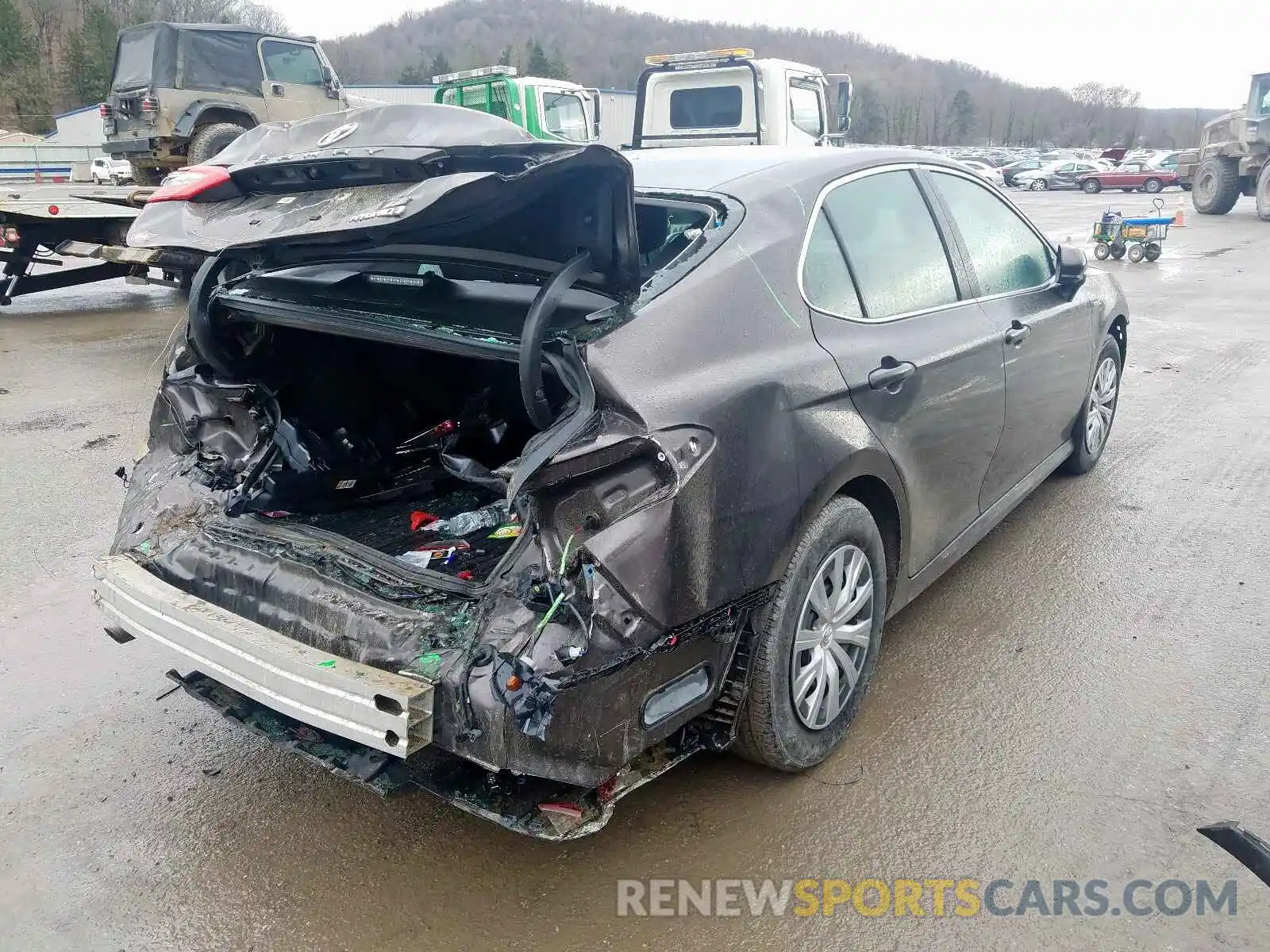 4 Photograph of a damaged car 4T1B31HK2KU514421 TOYOTA CAMRY 2019