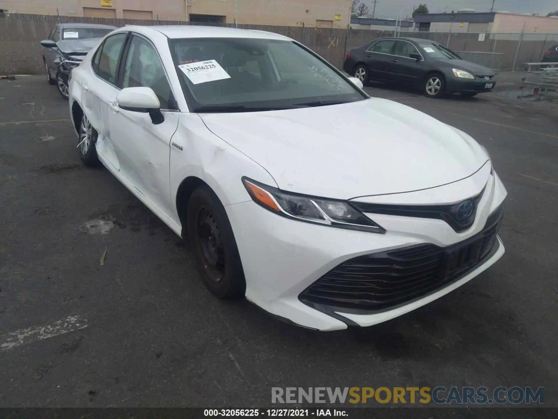 1 Photograph of a damaged car 4T1B31HK2KU515620 TOYOTA CAMRY 2019