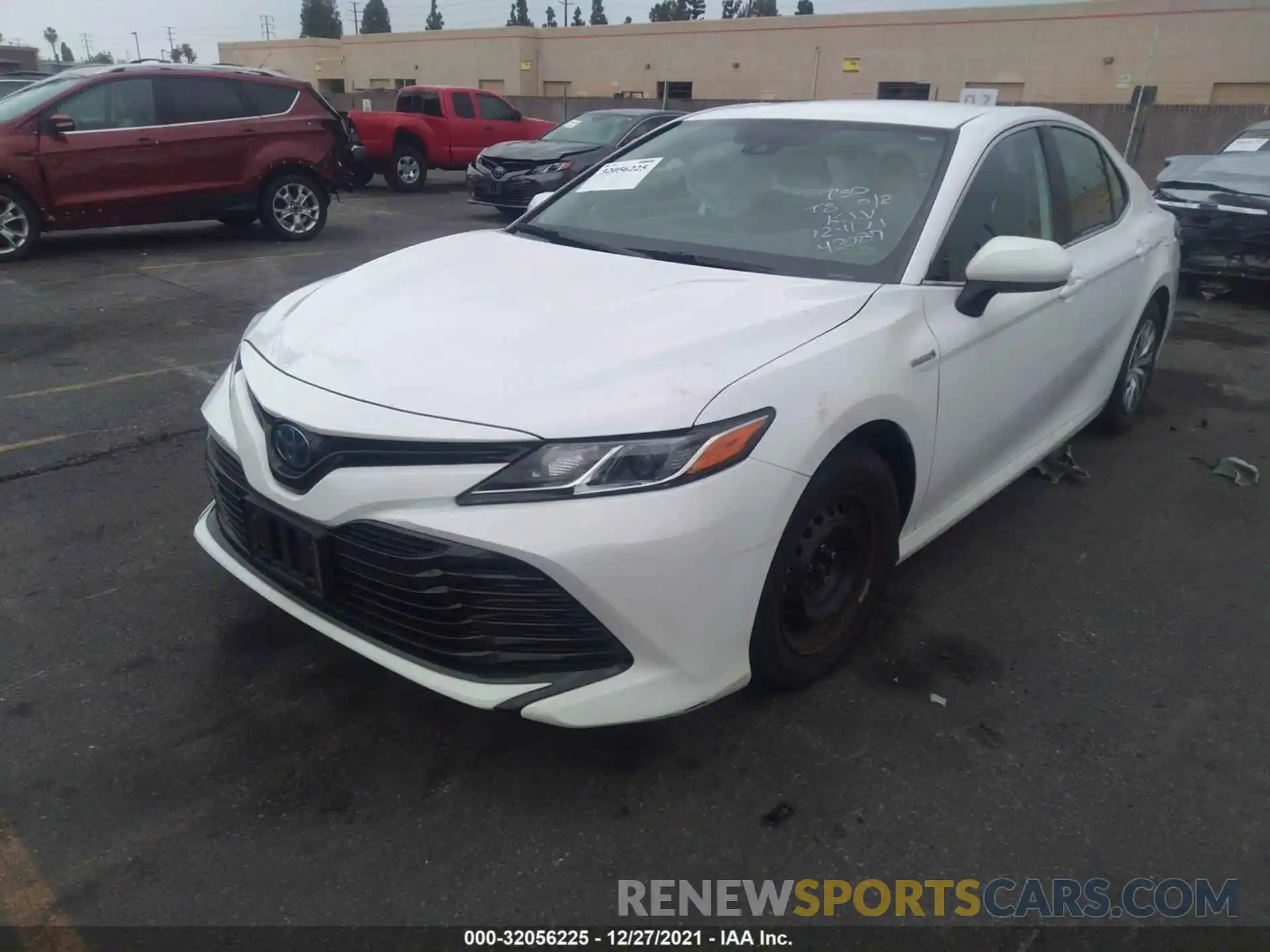 2 Photograph of a damaged car 4T1B31HK2KU515620 TOYOTA CAMRY 2019