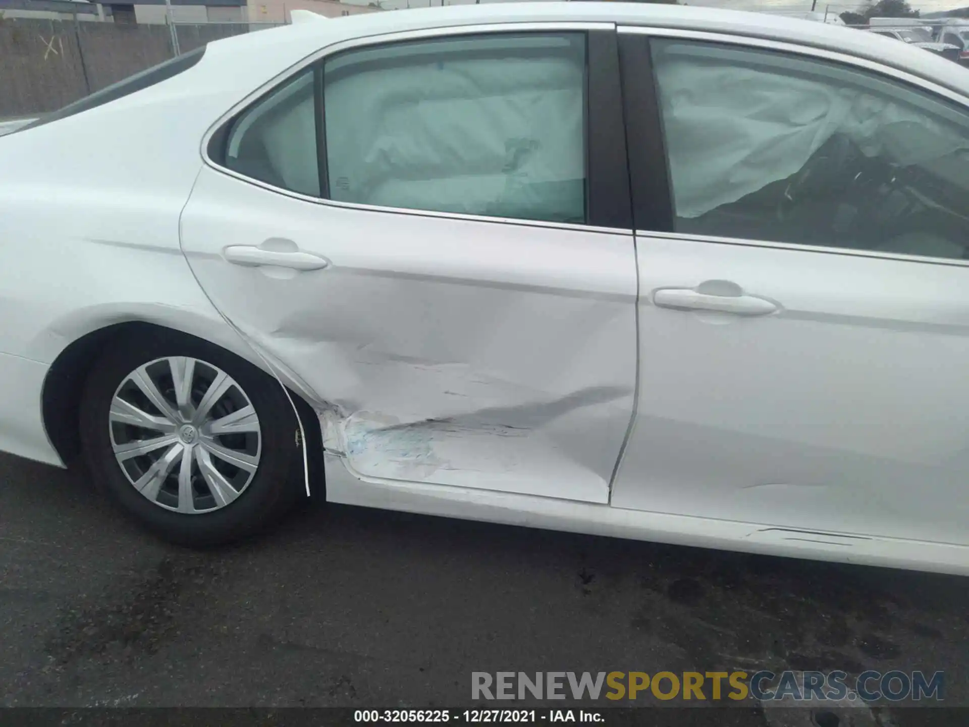 6 Photograph of a damaged car 4T1B31HK2KU515620 TOYOTA CAMRY 2019