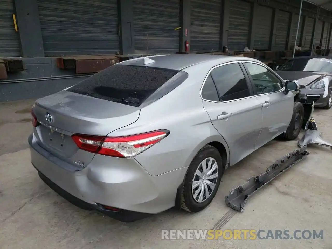 4 Photograph of a damaged car 4T1B31HK3KU509275 TOYOTA CAMRY 2019