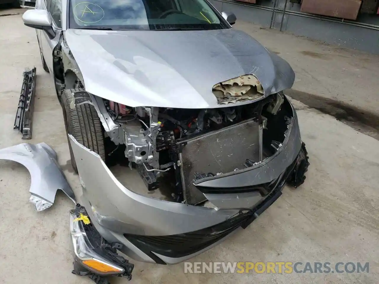 9 Photograph of a damaged car 4T1B31HK3KU509275 TOYOTA CAMRY 2019