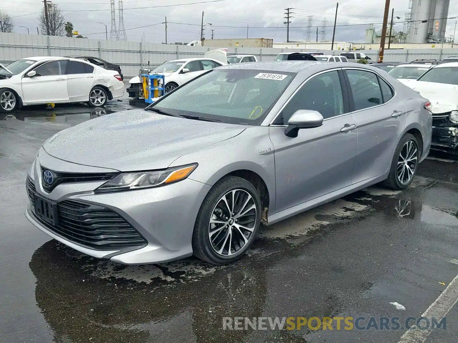 2 Photograph of a damaged car 4T1B31HK3KU509437 TOYOTA CAMRY 2019