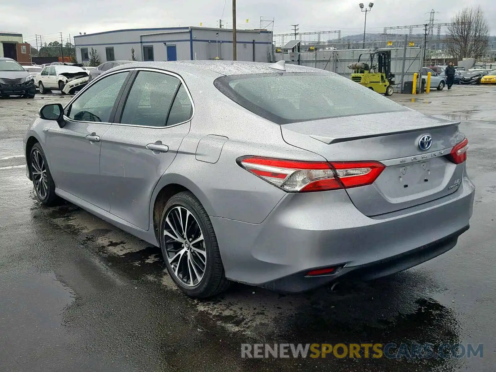 3 Photograph of a damaged car 4T1B31HK3KU509437 TOYOTA CAMRY 2019