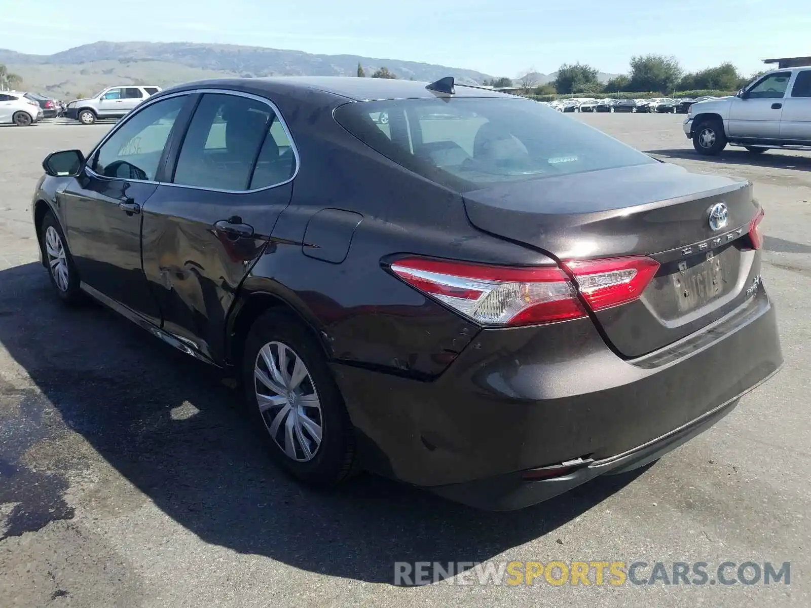 3 Photograph of a damaged car 4T1B31HK3KU510328 TOYOTA CAMRY 2019