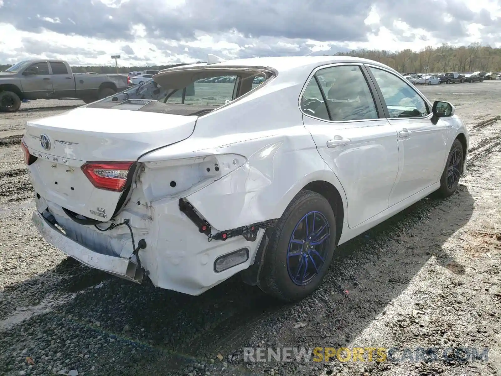 4 Photograph of a damaged car 4T1B31HK3KU510555 TOYOTA CAMRY 2019