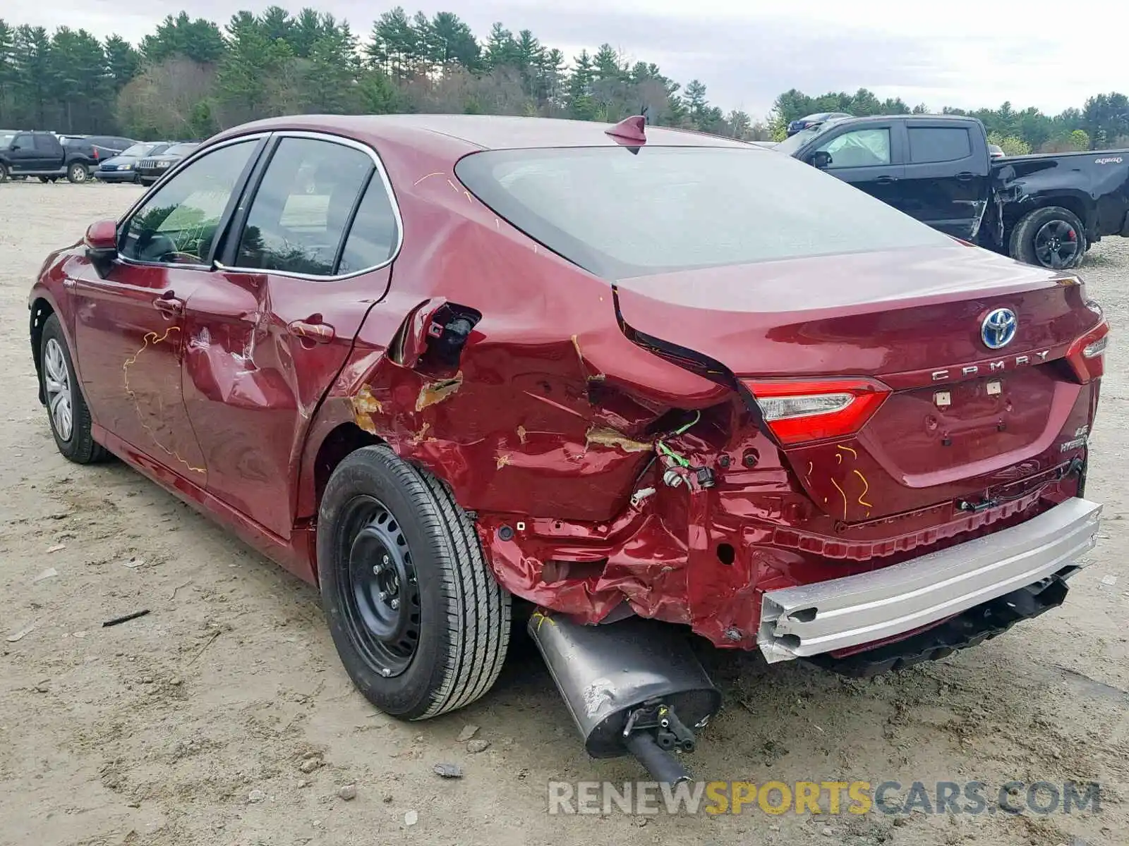 3 Photograph of a damaged car 4T1B31HK3KU510913 TOYOTA CAMRY 2019