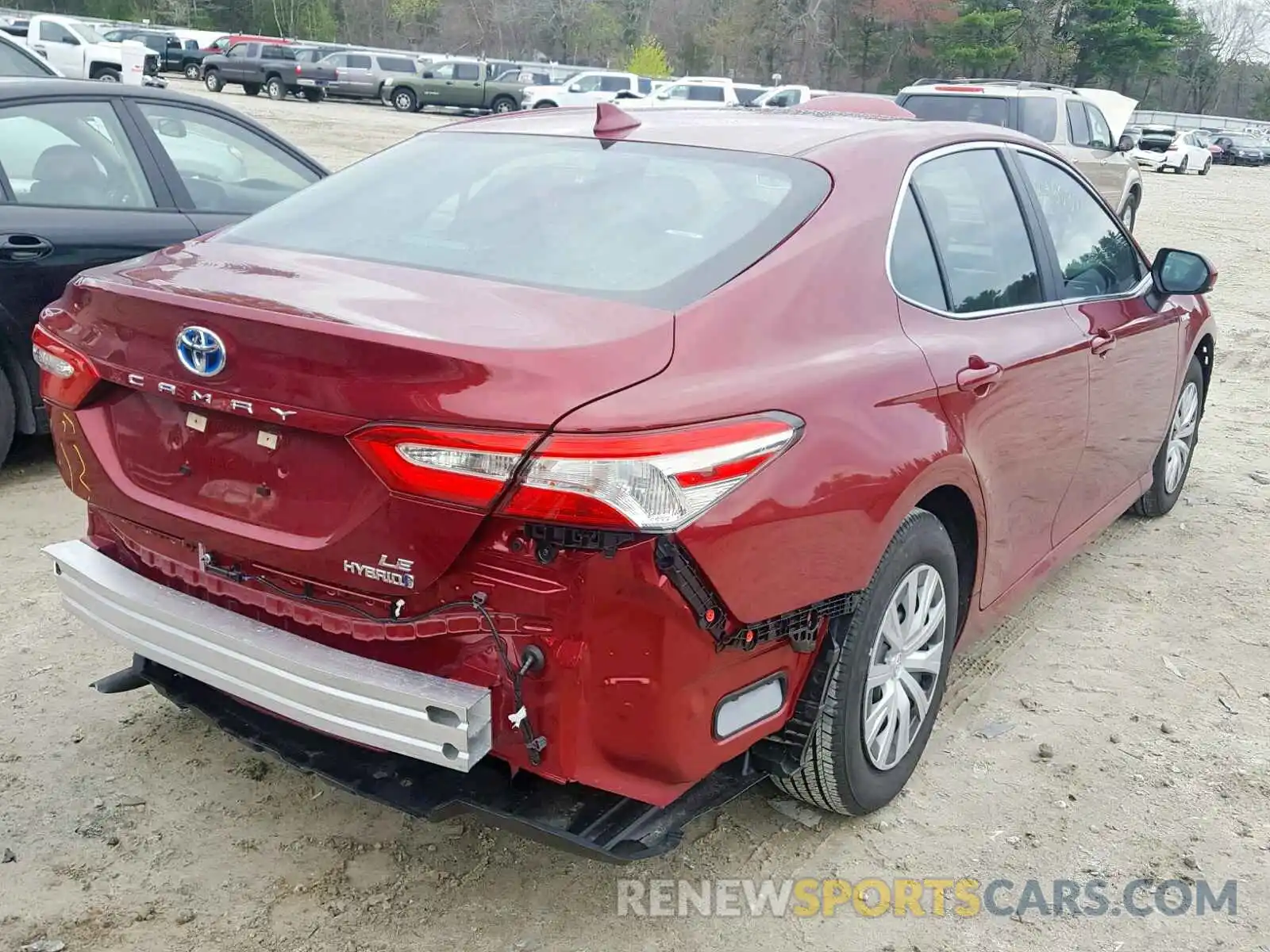 4 Photograph of a damaged car 4T1B31HK3KU510913 TOYOTA CAMRY 2019