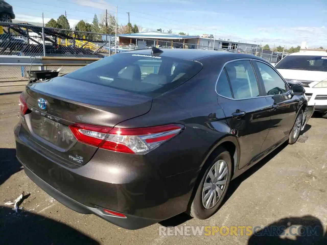 4 Photograph of a damaged car 4T1B31HK3KU511320 TOYOTA CAMRY 2019