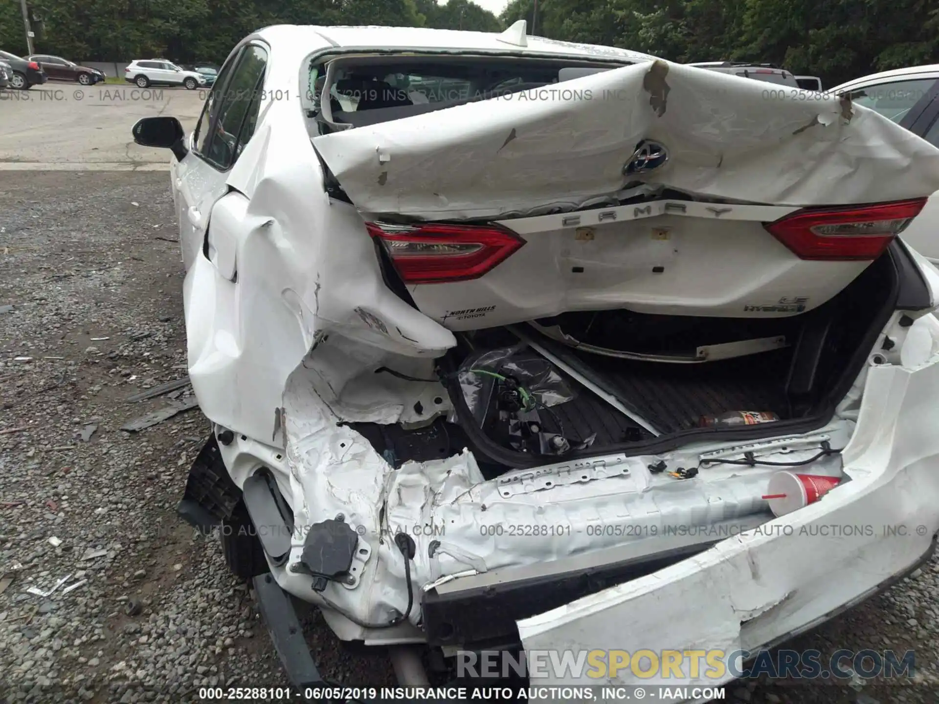 6 Photograph of a damaged car 4T1B31HK3KU511348 TOYOTA CAMRY 2019