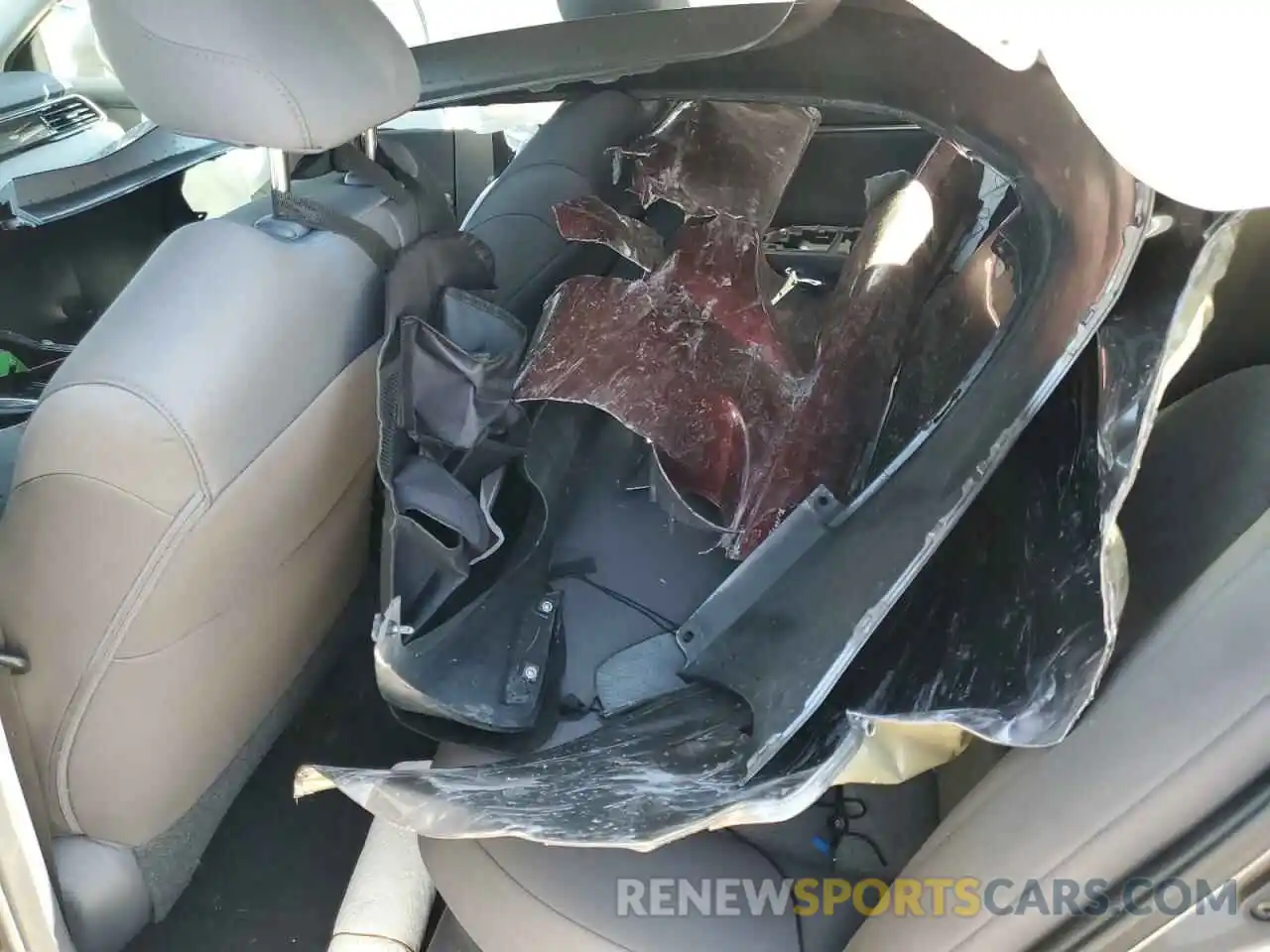 10 Photograph of a damaged car 4T1B31HK3KU512077 TOYOTA CAMRY 2019