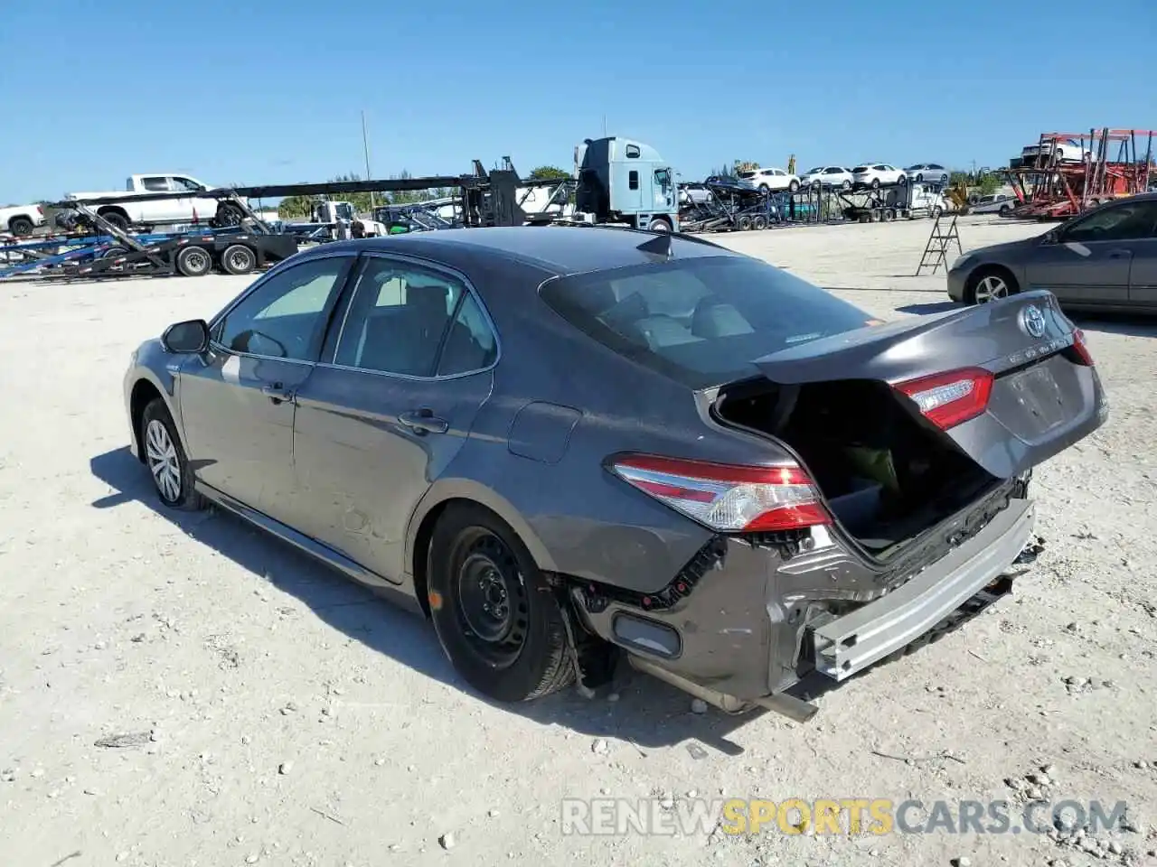 2 Photograph of a damaged car 4T1B31HK3KU512077 TOYOTA CAMRY 2019