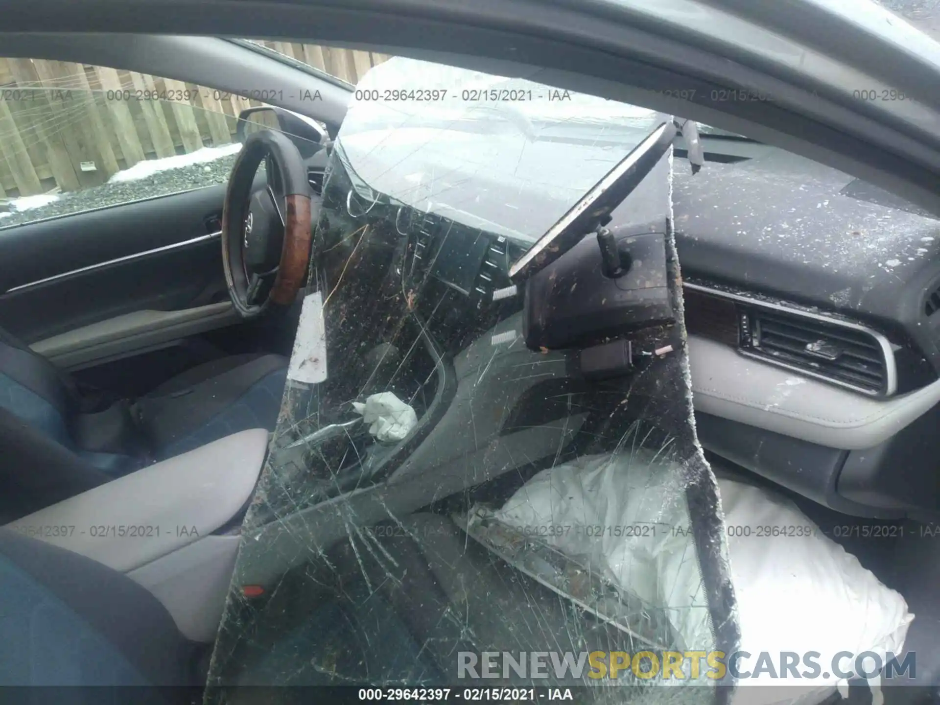 5 Photograph of a damaged car 4T1B31HK3KU512533 TOYOTA CAMRY 2019