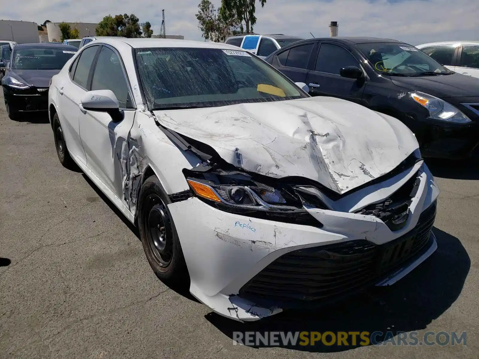 1 Photograph of a damaged car 4T1B31HK3KU512595 TOYOTA CAMRY 2019