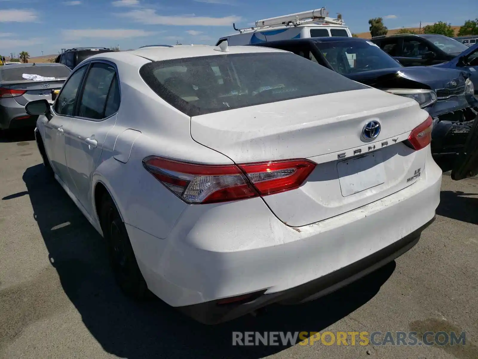 3 Photograph of a damaged car 4T1B31HK3KU512595 TOYOTA CAMRY 2019