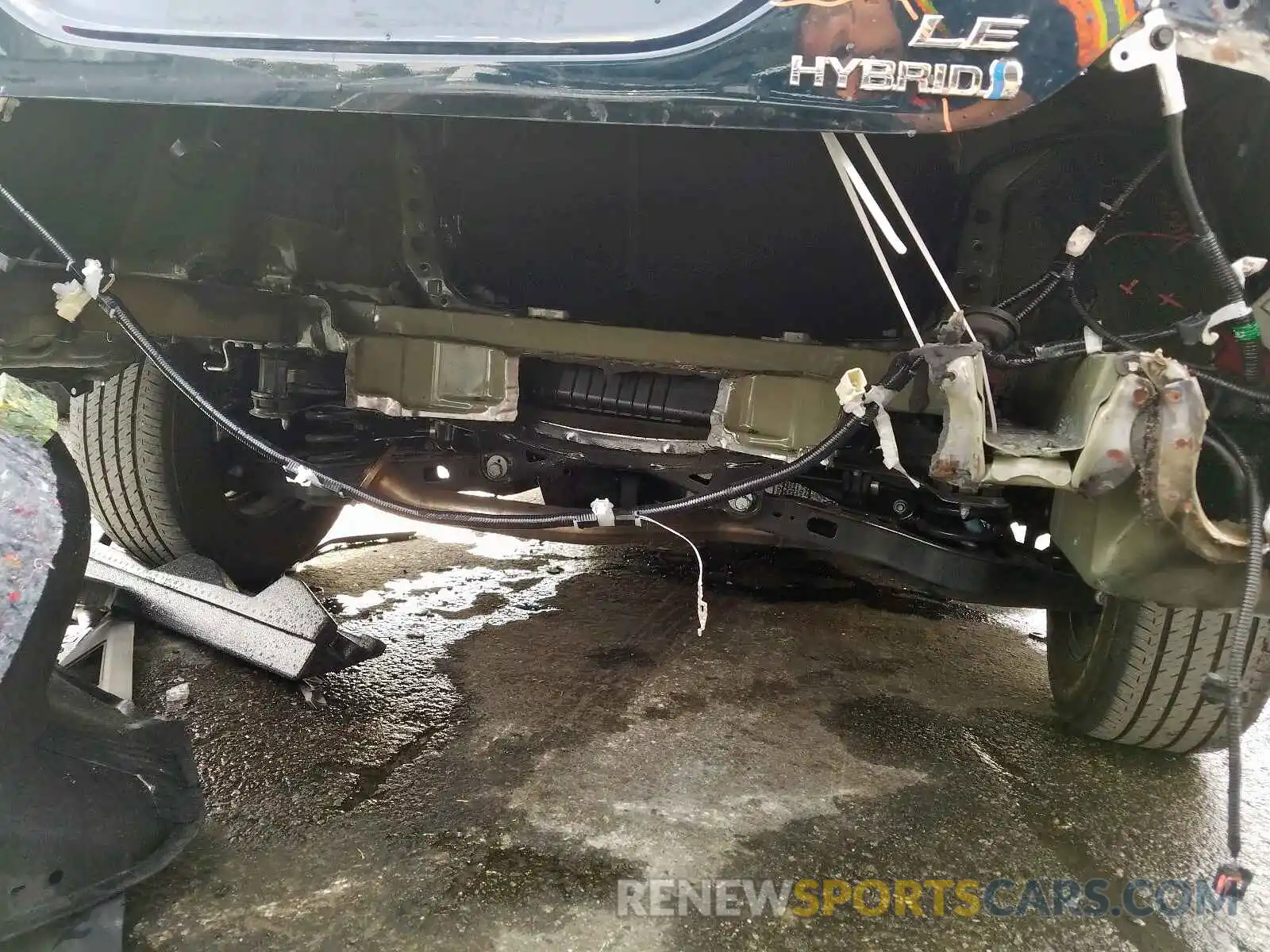 9 Photograph of a damaged car 4T1B31HK3KU512869 TOYOTA CAMRY 2019