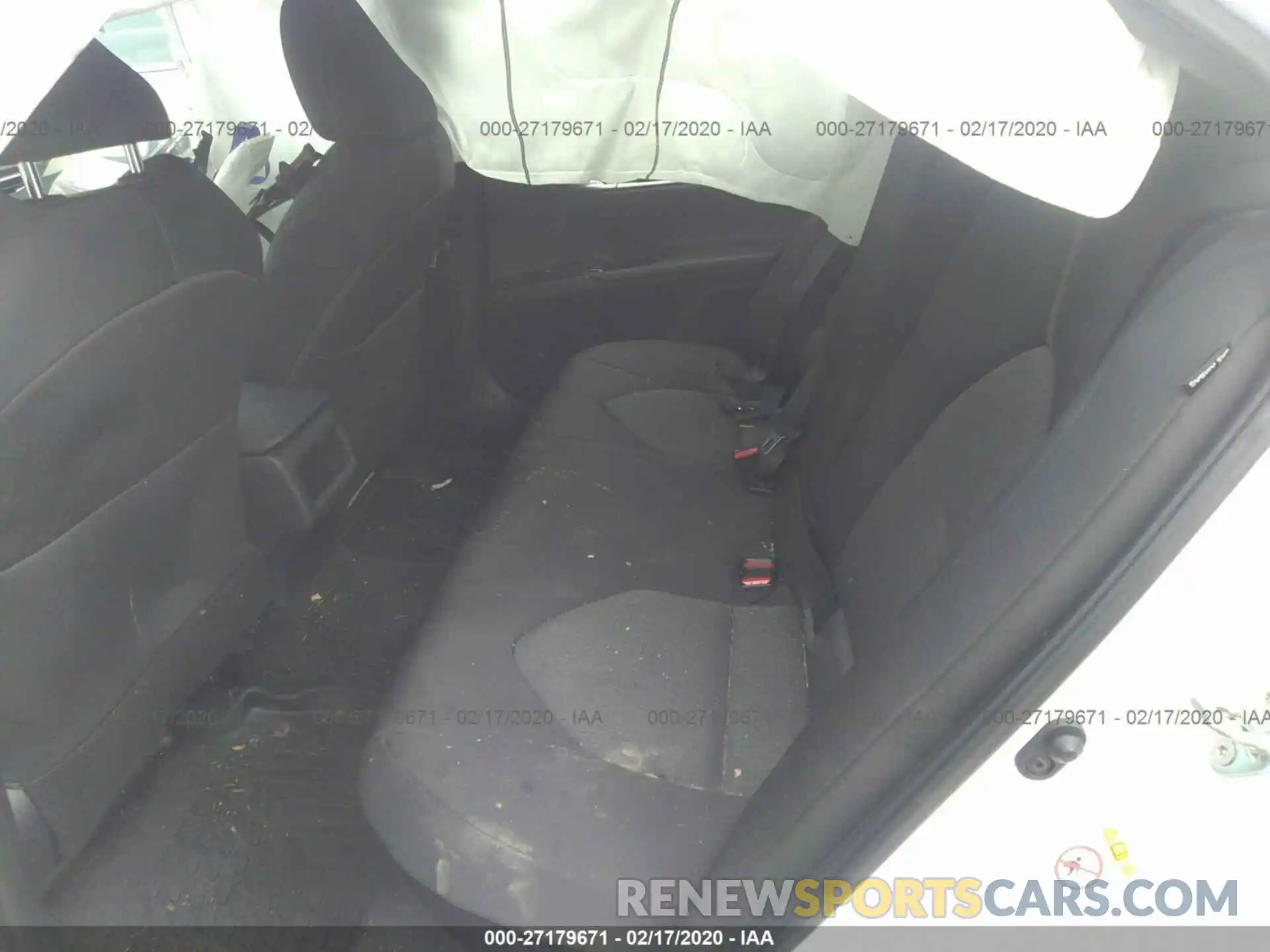 8 Photograph of a damaged car 4T1B31HK3KU513018 TOYOTA CAMRY 2019