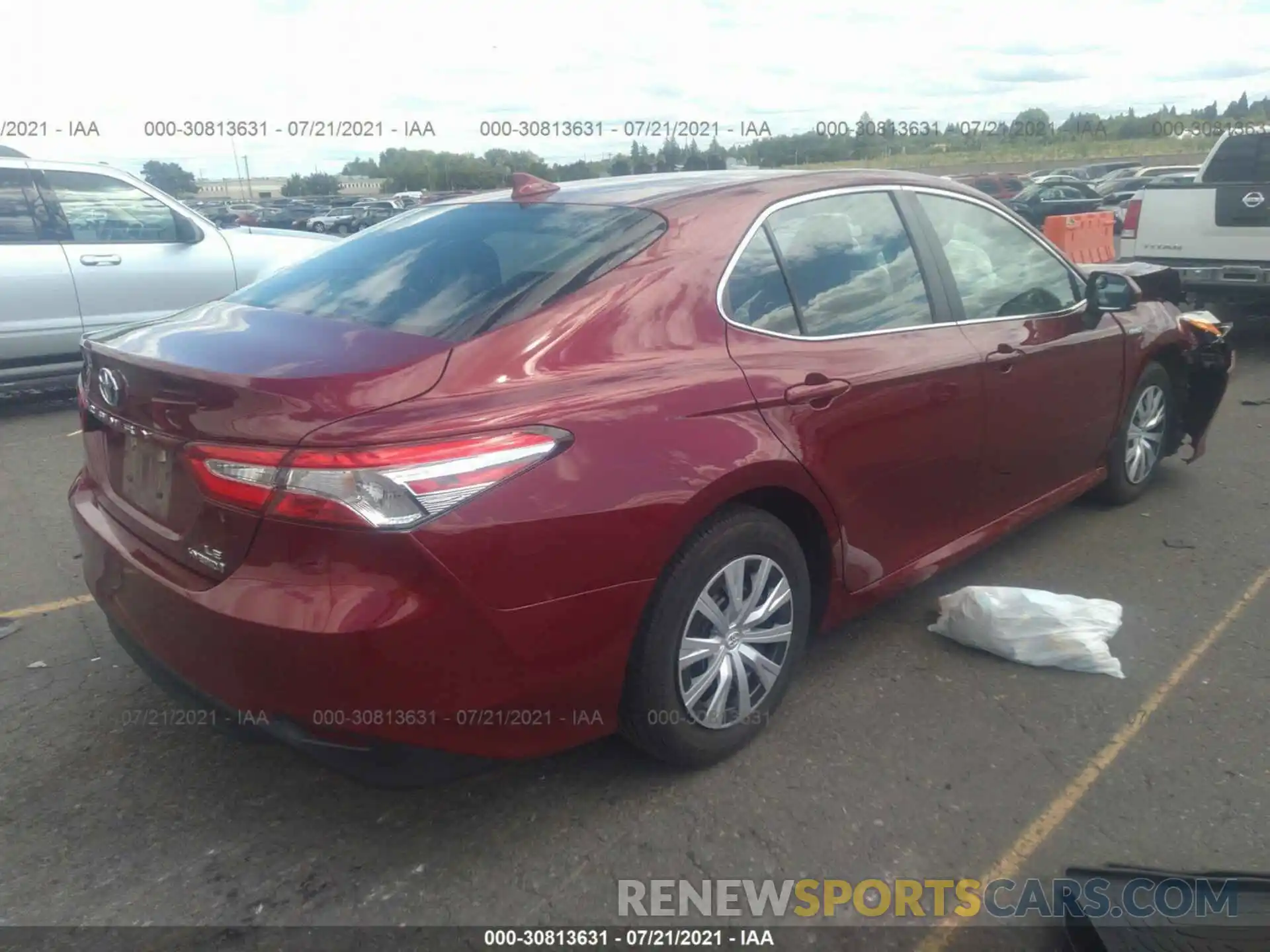 4 Photograph of a damaged car 4T1B31HK3KU513097 TOYOTA CAMRY 2019