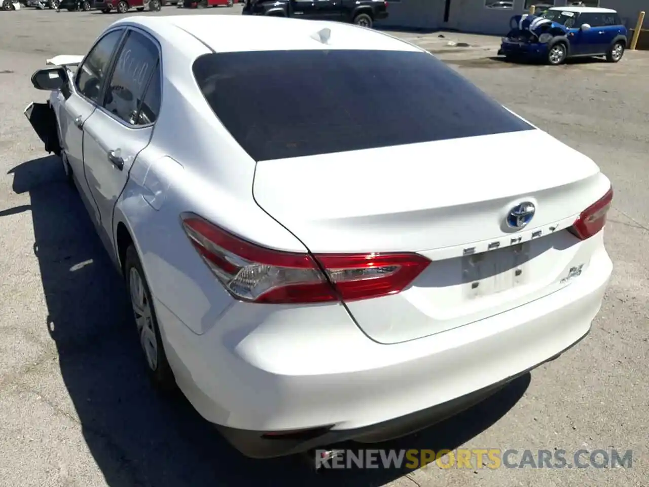 3 Photograph of a damaged car 4T1B31HK3KU514718 TOYOTA CAMRY 2019