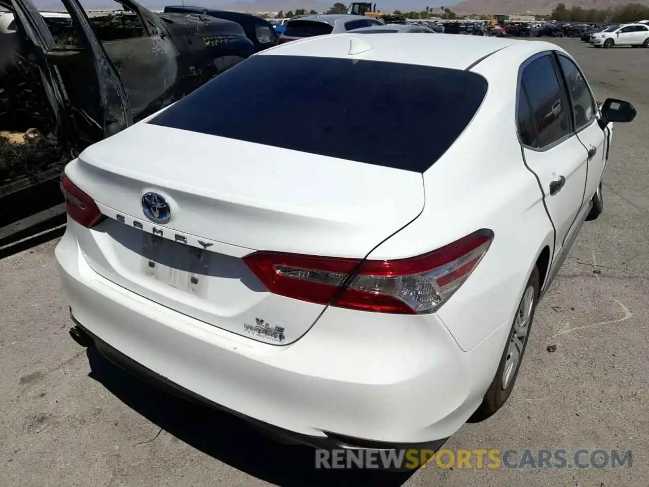 4 Photograph of a damaged car 4T1B31HK3KU514718 TOYOTA CAMRY 2019