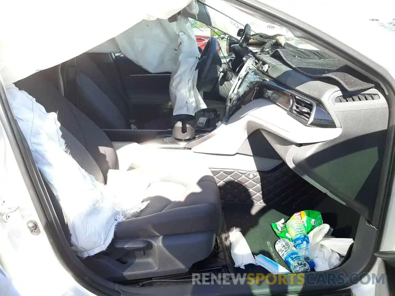 5 Photograph of a damaged car 4T1B31HK3KU514718 TOYOTA CAMRY 2019