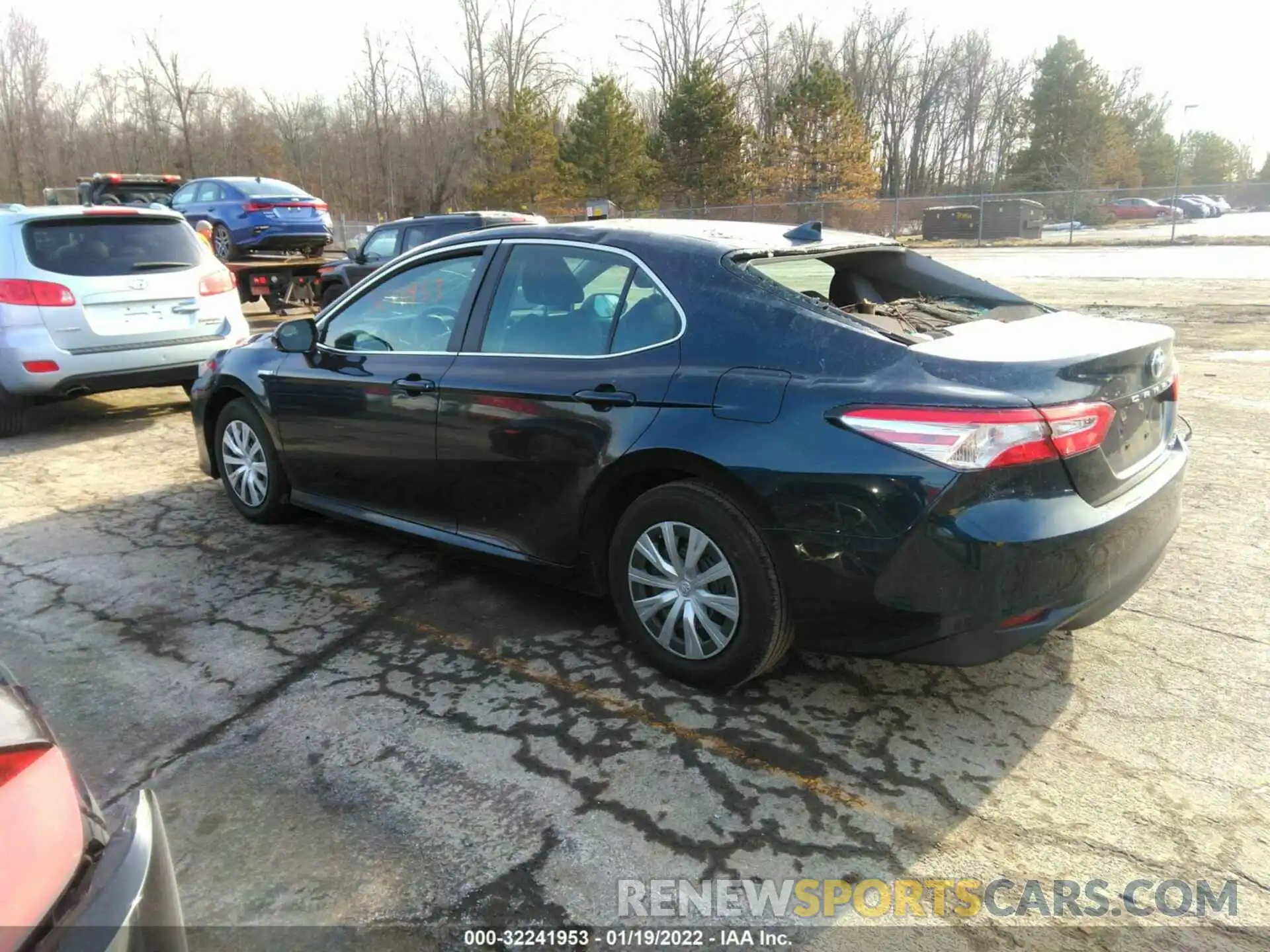 3 Photograph of a damaged car 4T1B31HK3KU516064 TOYOTA CAMRY 2019