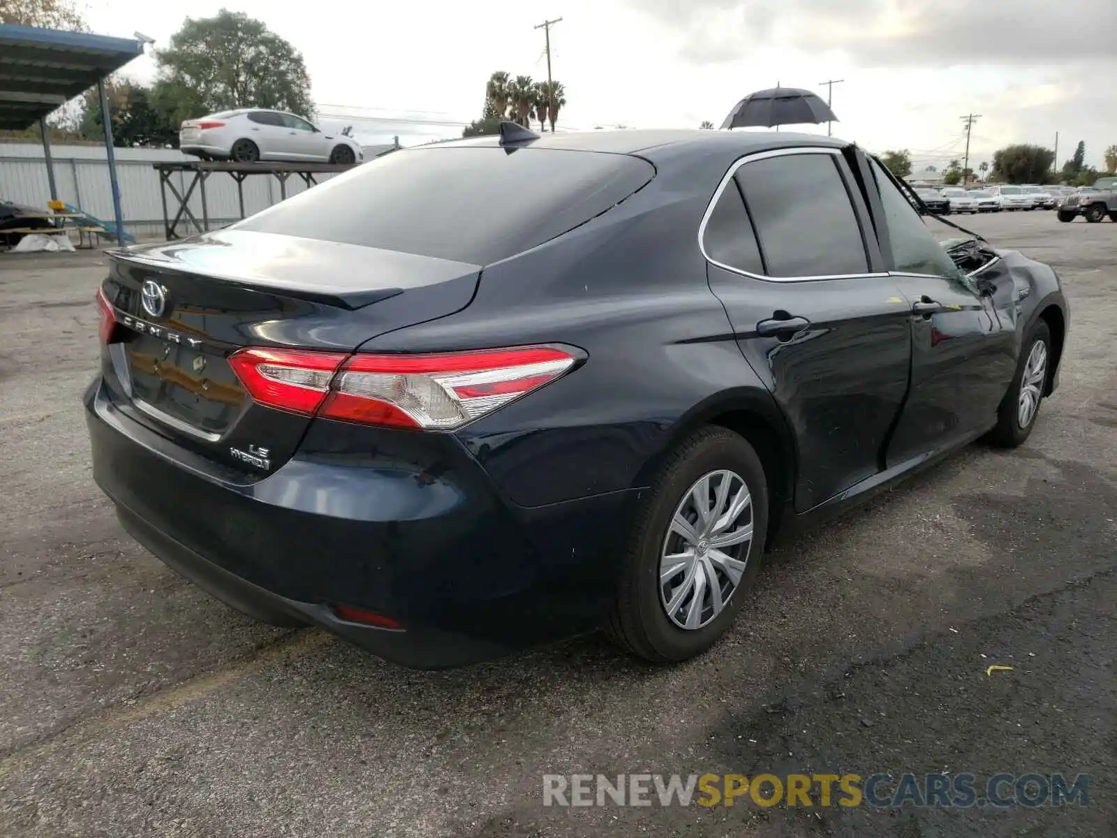 4 Photograph of a damaged car 4T1B31HK3KU517232 TOYOTA CAMRY 2019