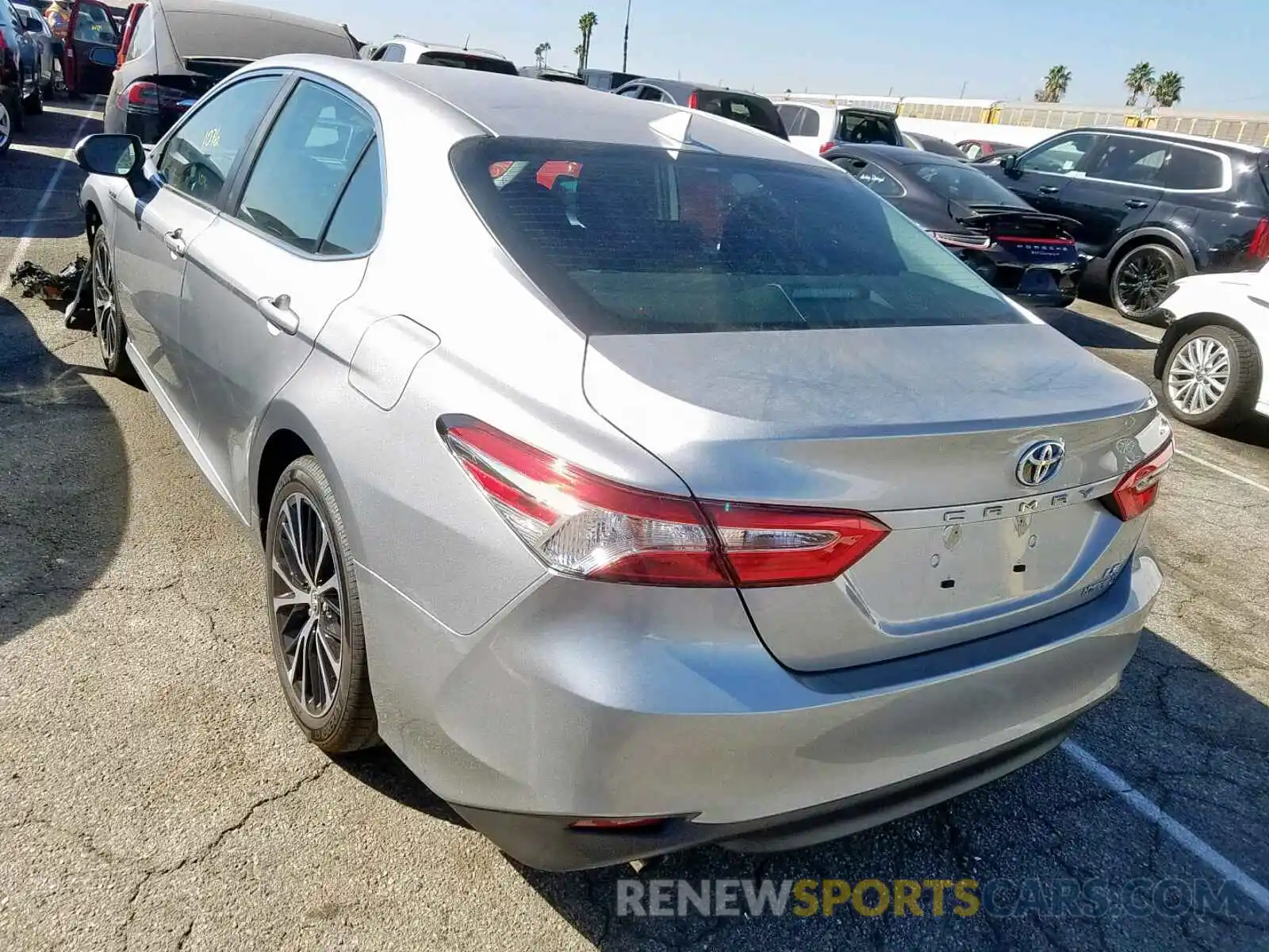 3 Photograph of a damaged car 4T1B31HK3KU517747 TOYOTA CAMRY 2019