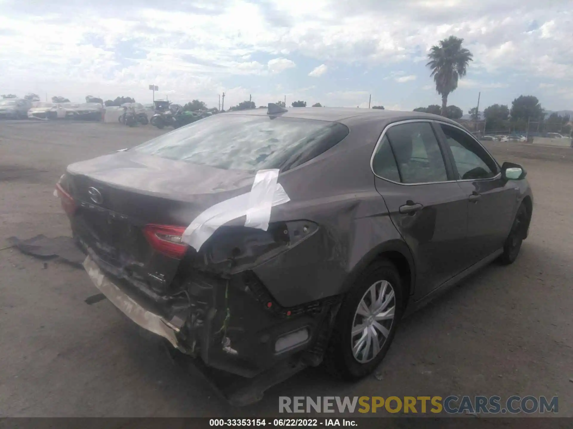 4 Photograph of a damaged car 4T1B31HK3KU517750 TOYOTA CAMRY 2019