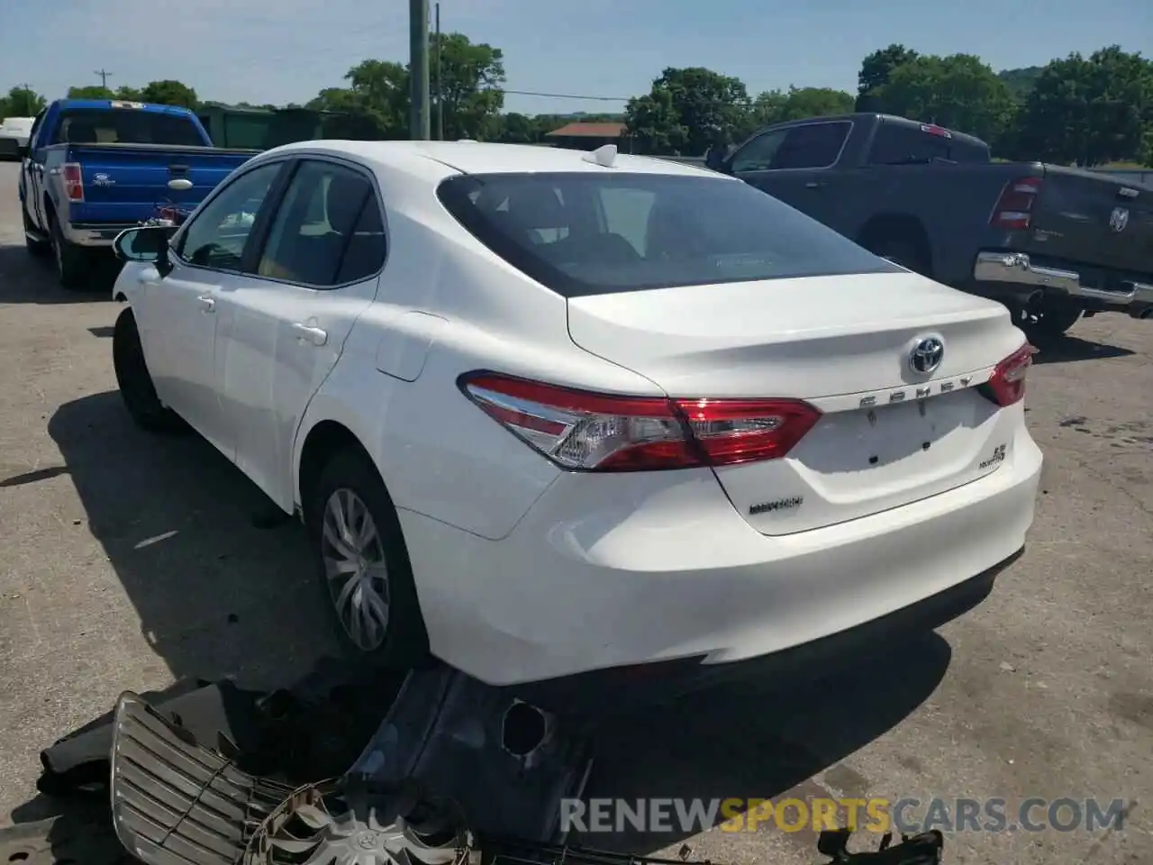 3 Photograph of a damaged car 4T1B31HK4KU008198 TOYOTA CAMRY 2019