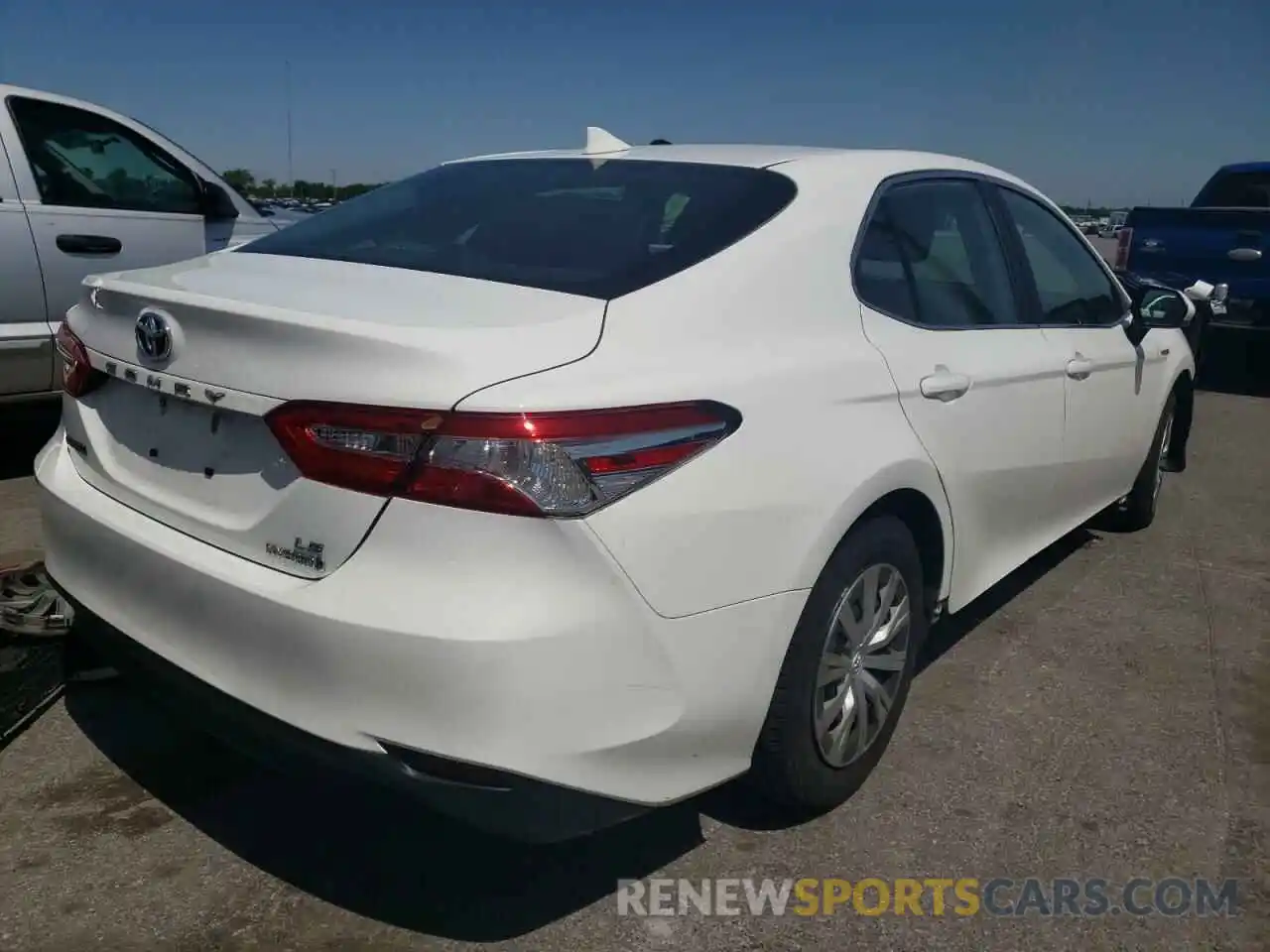 4 Photograph of a damaged car 4T1B31HK4KU008198 TOYOTA CAMRY 2019