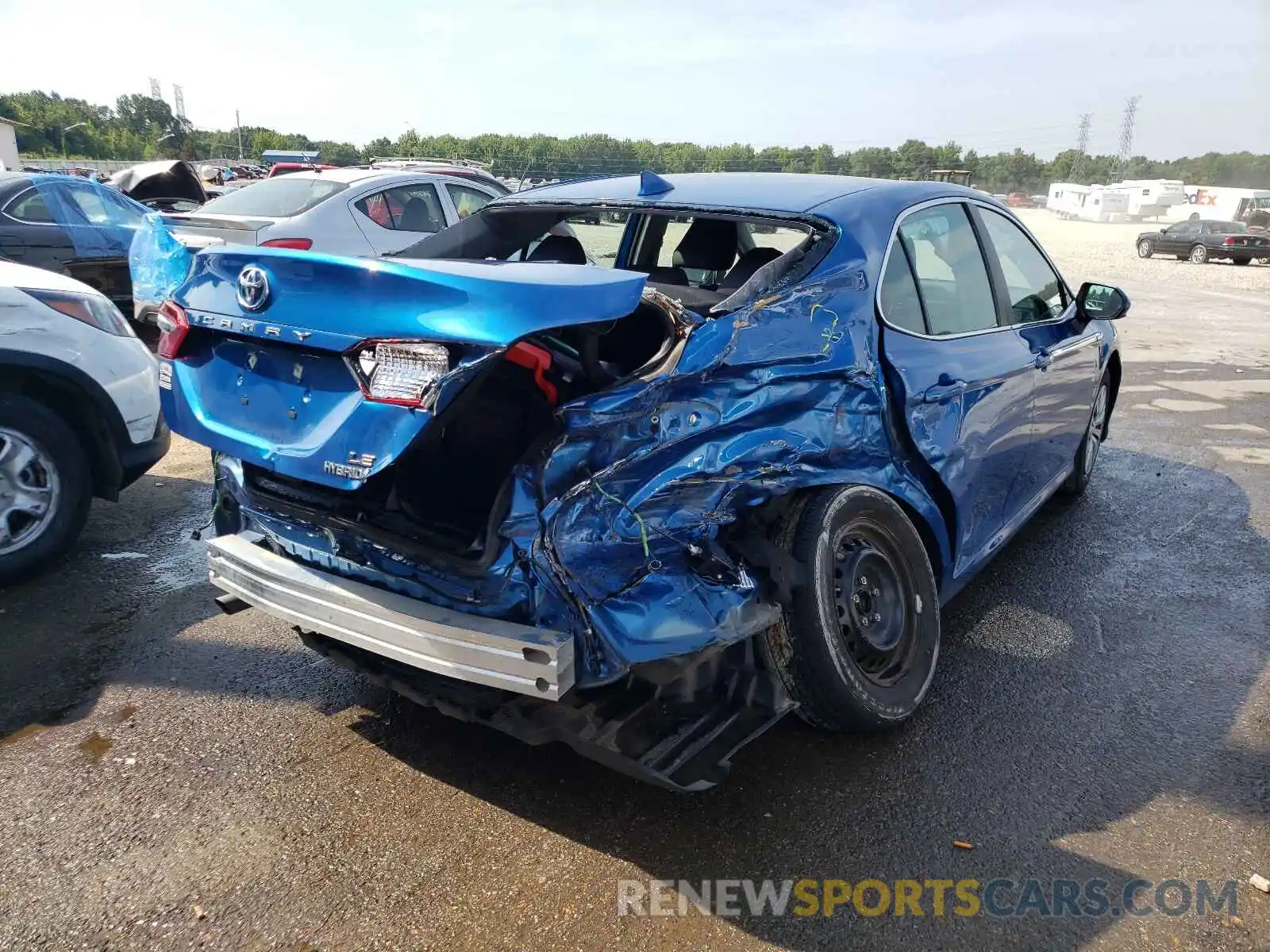 4 Photograph of a damaged car 4T1B31HK4KU008461 TOYOTA CAMRY 2019