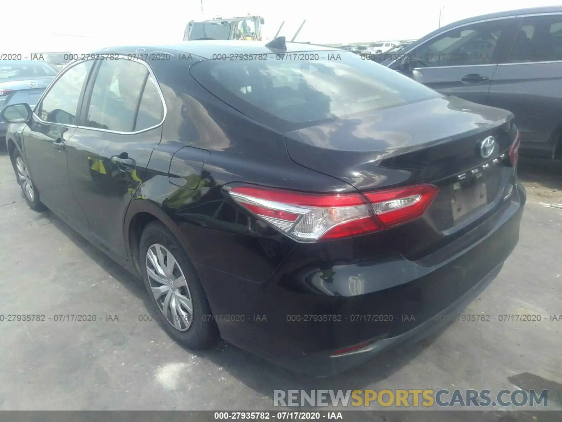 3 Photograph of a damaged car 4T1B31HK4KU511732 TOYOTA CAMRY 2019