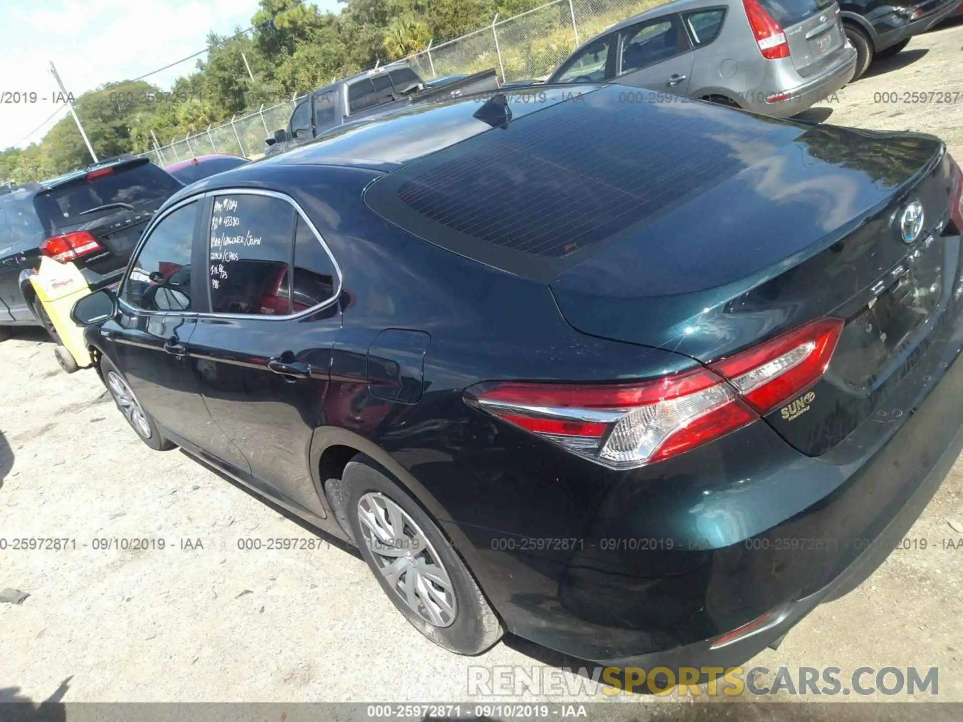 3 Фотография поврежденного автомобиля 4T1B31HK4KU512279 TOYOTA CAMRY 2019