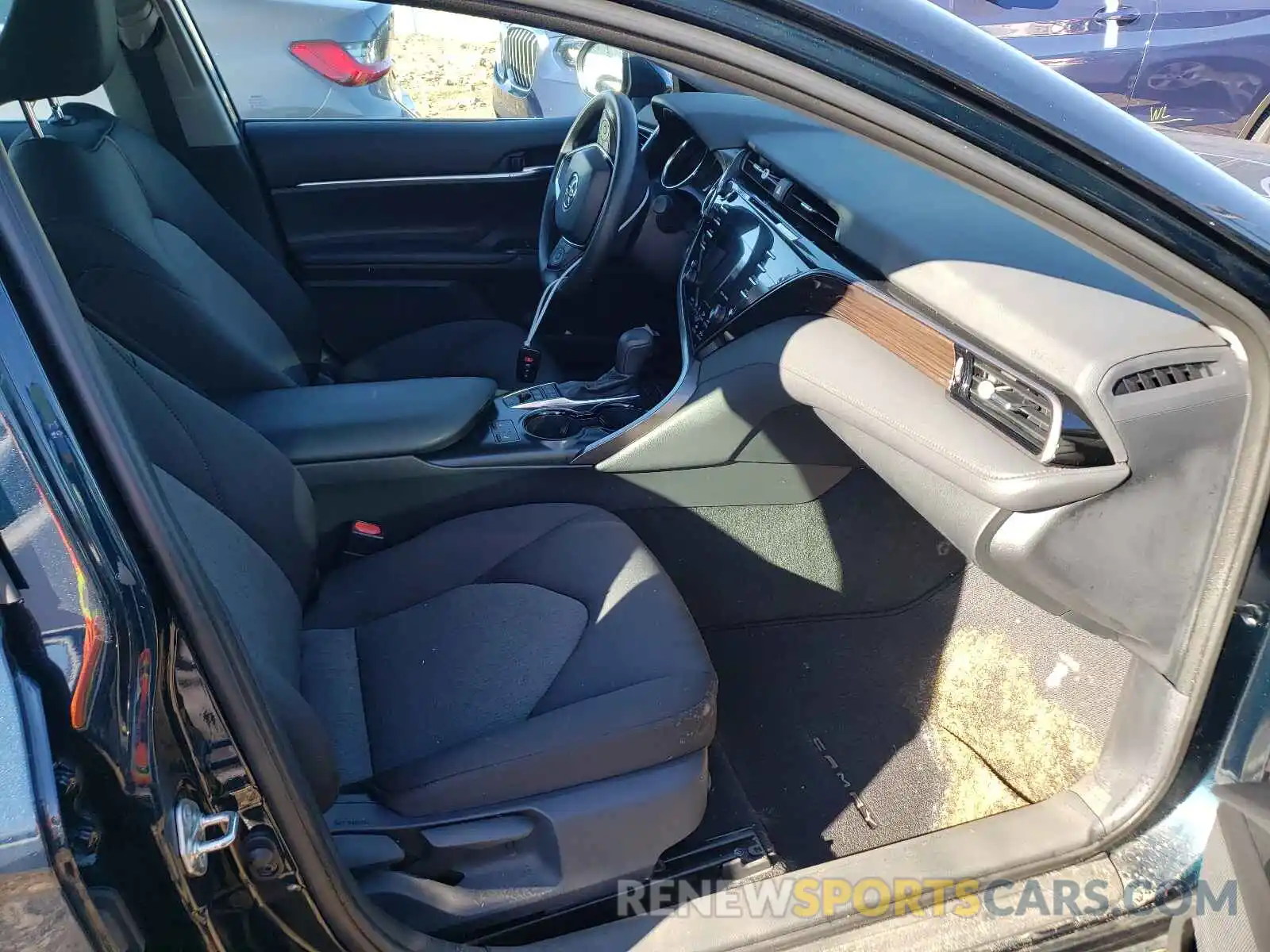 5 Photograph of a damaged car 4T1B31HK4KU515165 TOYOTA CAMRY 2019