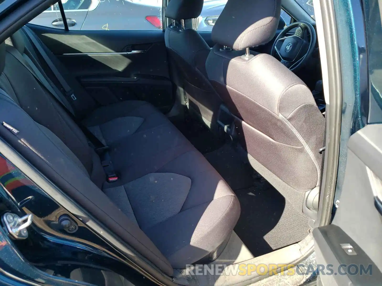 6 Photograph of a damaged car 4T1B31HK4KU515165 TOYOTA CAMRY 2019