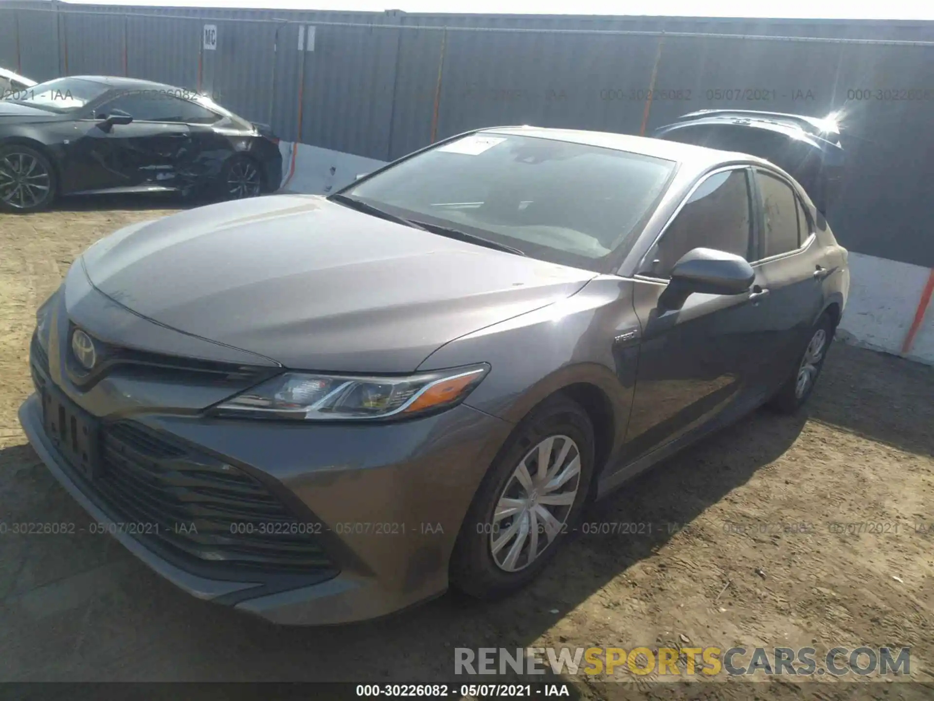 2 Photograph of a damaged car 4T1B31HK4KU515506 TOYOTA CAMRY 2019