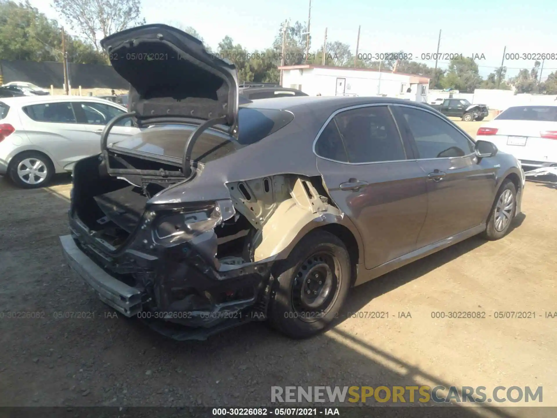 4 Photograph of a damaged car 4T1B31HK4KU515506 TOYOTA CAMRY 2019