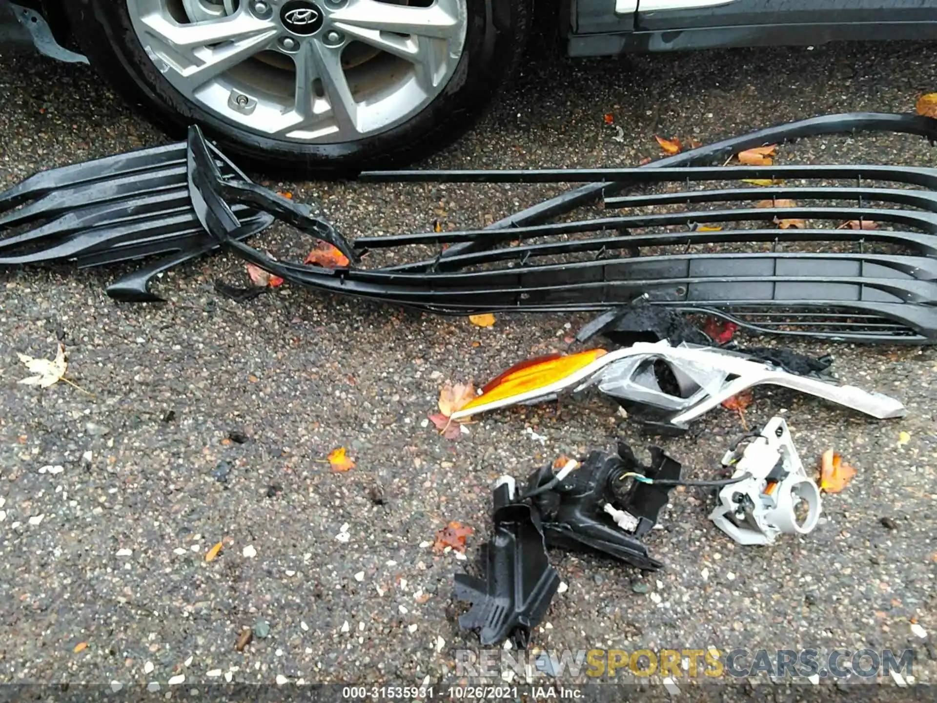 11 Photograph of a damaged car 4T1B31HK5KU005245 TOYOTA CAMRY 2019