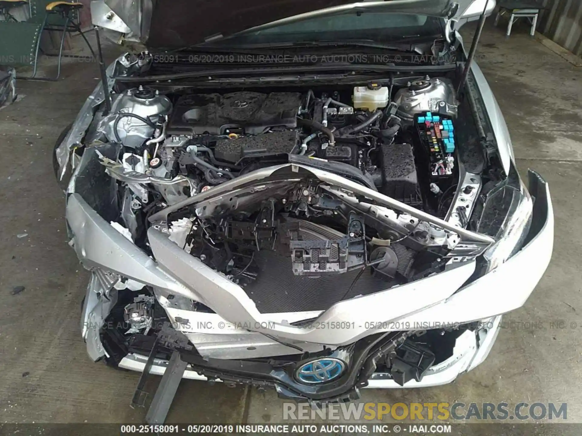 10 Photograph of a damaged car 4T1B31HK5KU005665 TOYOTA CAMRY 2019