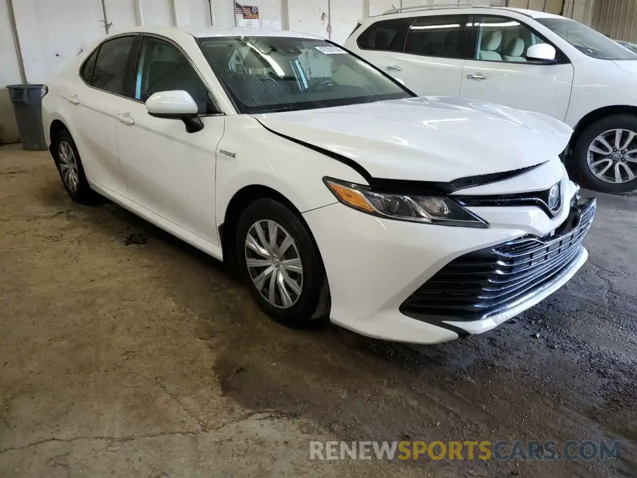 4 Photograph of a damaged car 4T1B31HK5KU006539 TOYOTA CAMRY 2019