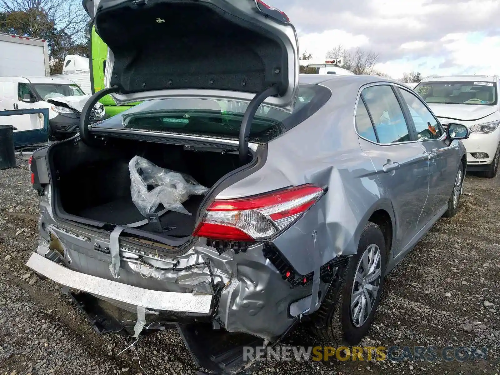 4 Photograph of a damaged car 4T1B31HK5KU006668 TOYOTA CAMRY 2019