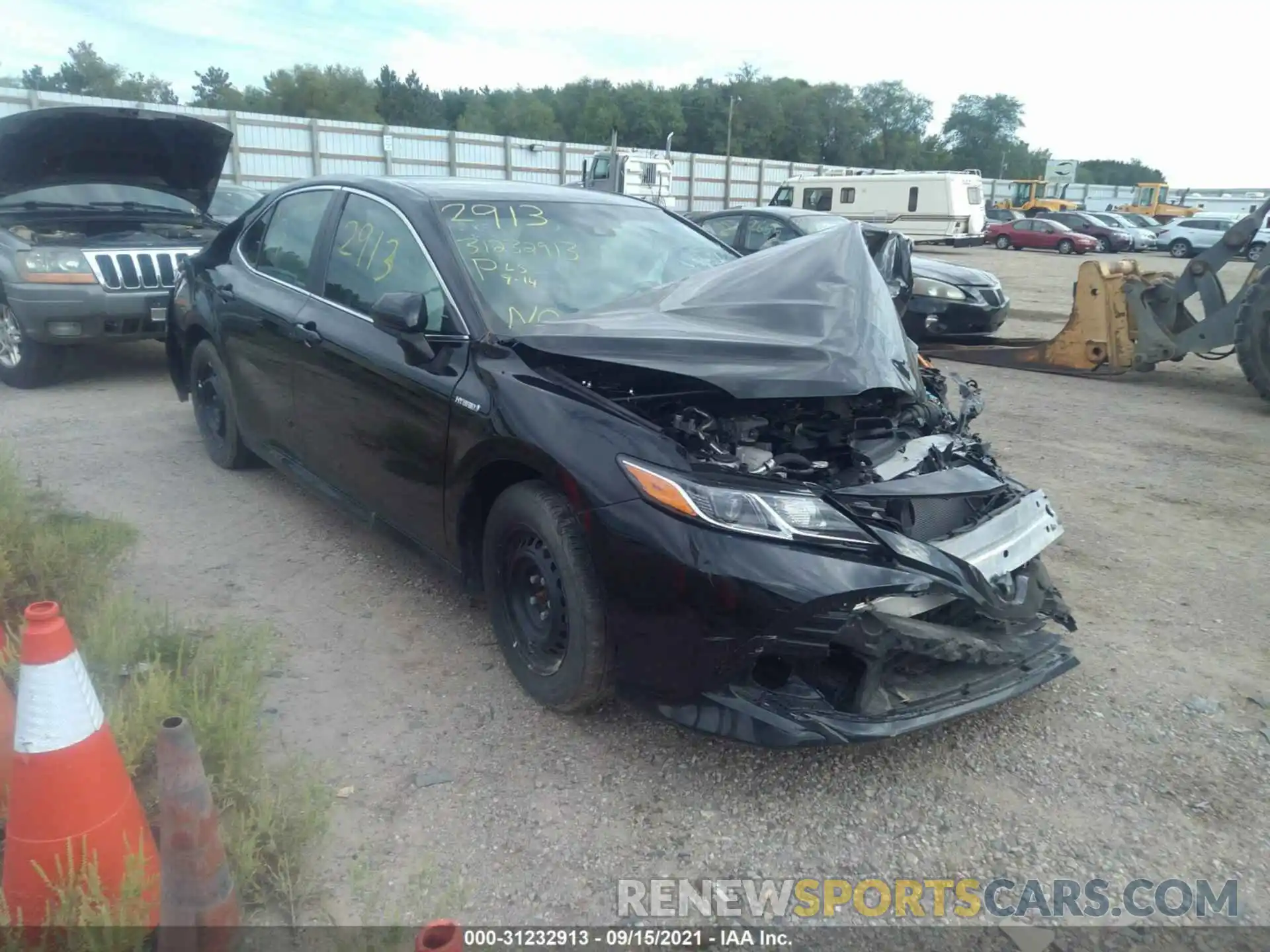 1 Photograph of a damaged car 4T1B31HK5KU006816 TOYOTA CAMRY 2019