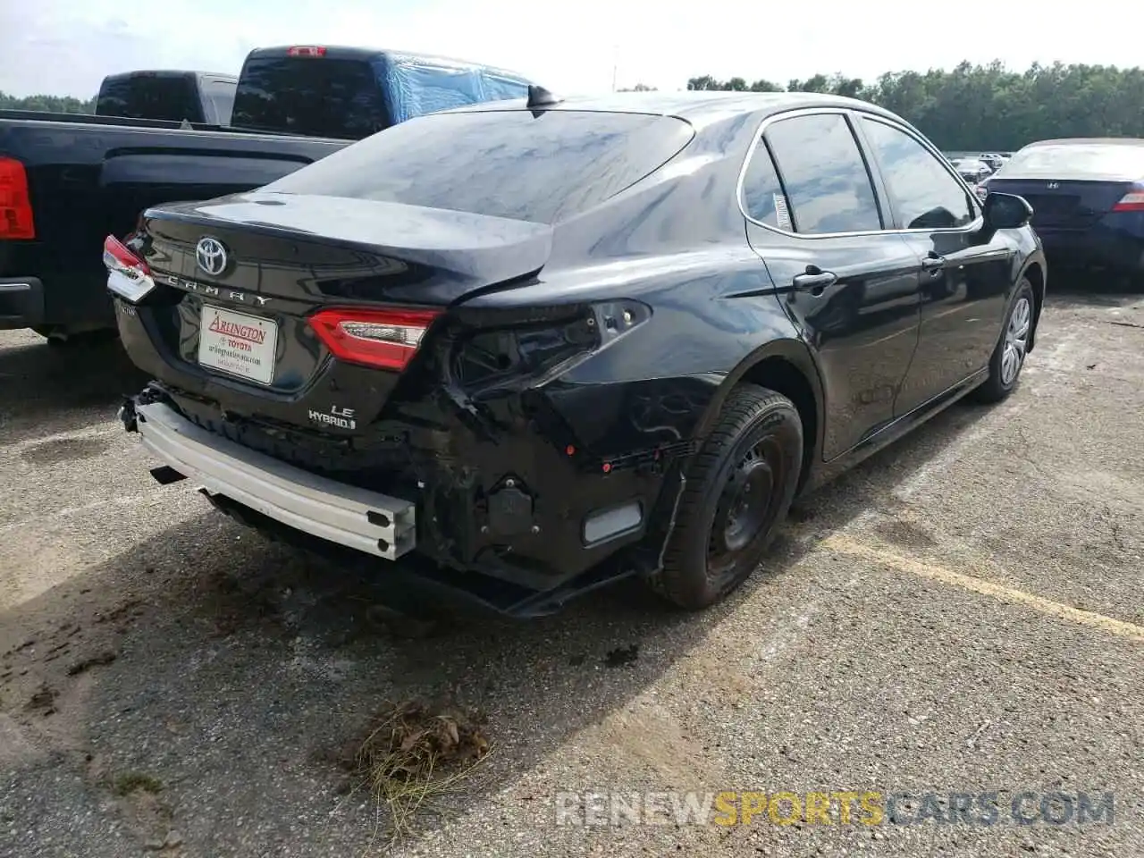 4 Photograph of a damaged car 4T1B31HK5KU510704 TOYOTA CAMRY 2019