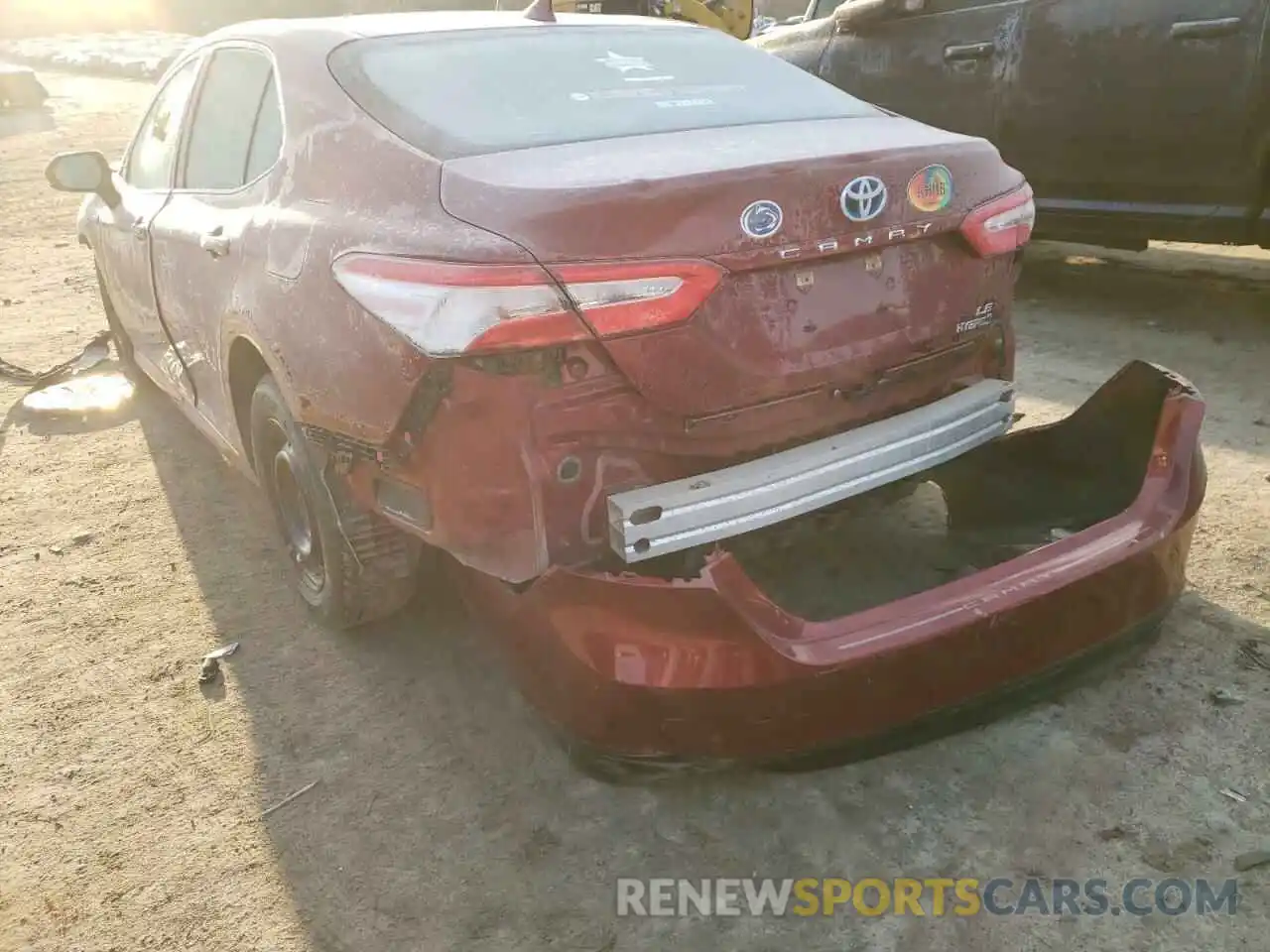 3 Photograph of a damaged car 4T1B31HK5KU510752 TOYOTA CAMRY 2019